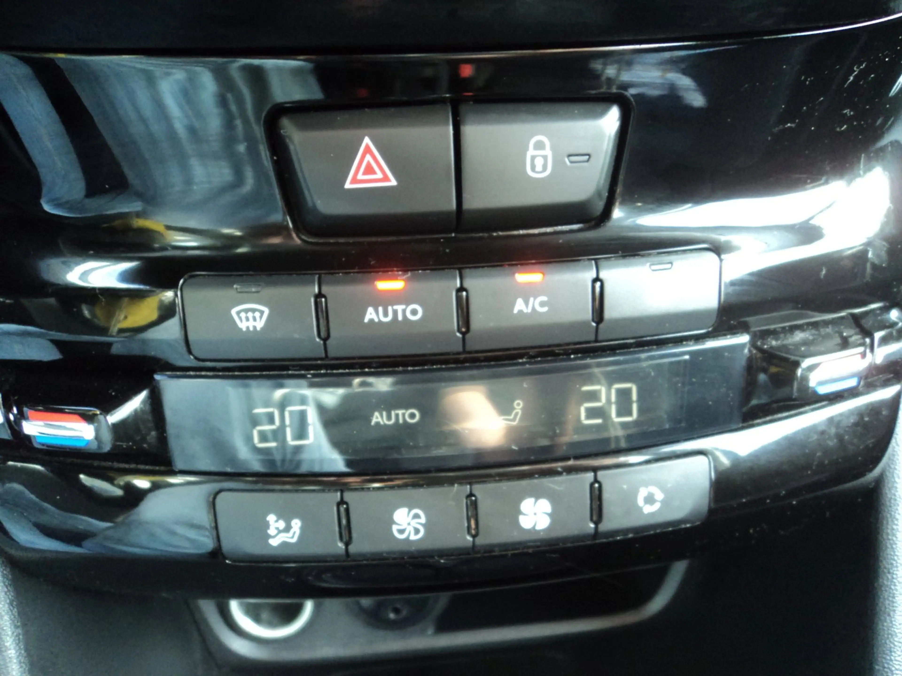 Peugeot 208 1.2 PureTech Blue Lease Executive Distributieriem — photo 17