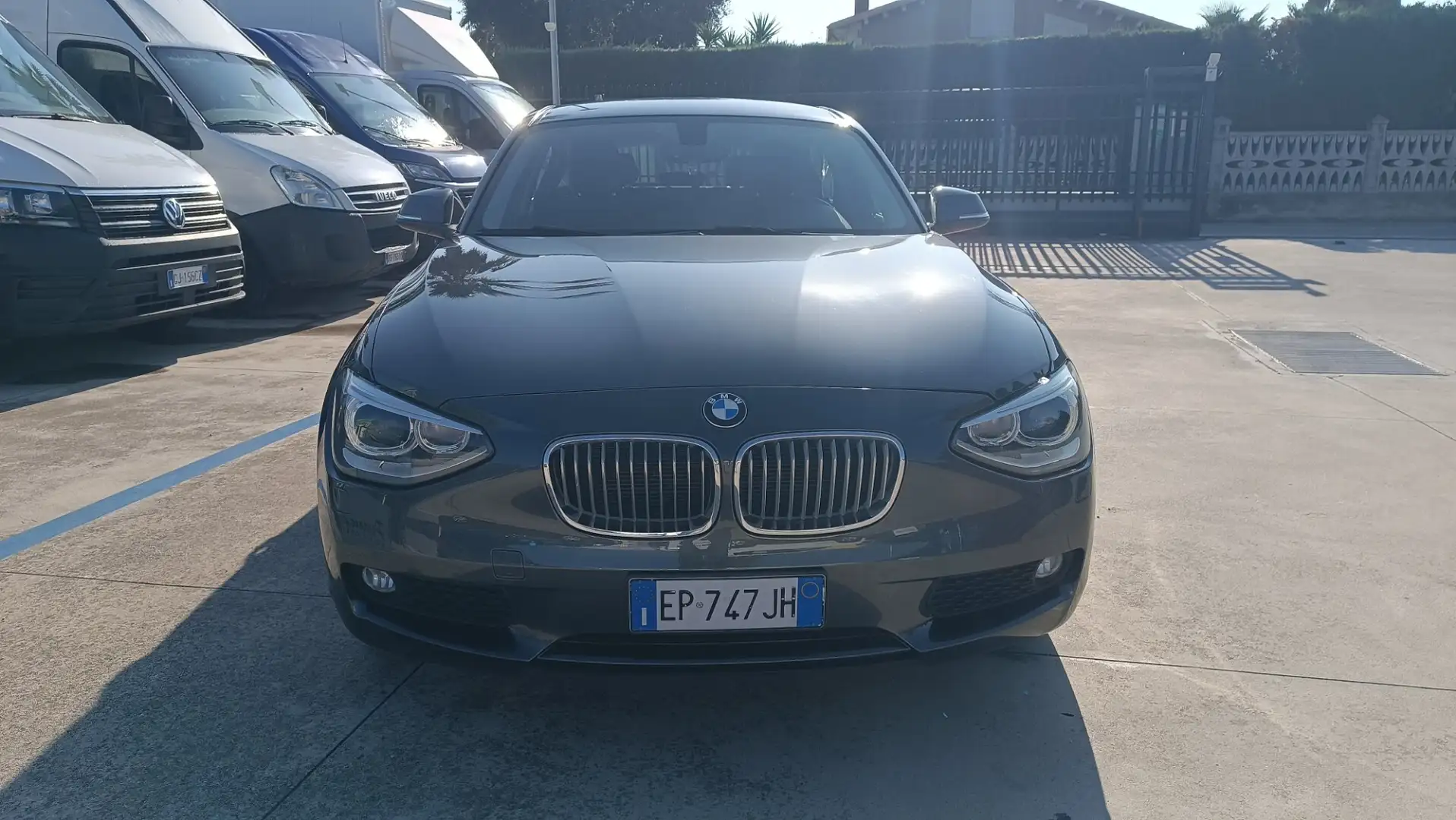 BMW 116 116d 5p. Efficient Dynamics Unique Grigio - 2