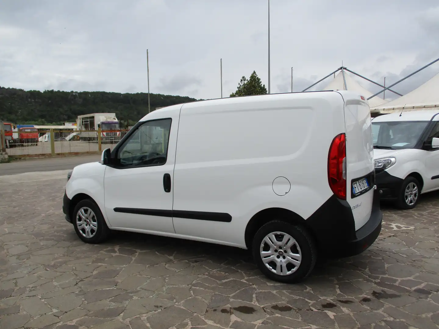 Fiat Doblo 1.6 M-JET 105CV Blanco - 2