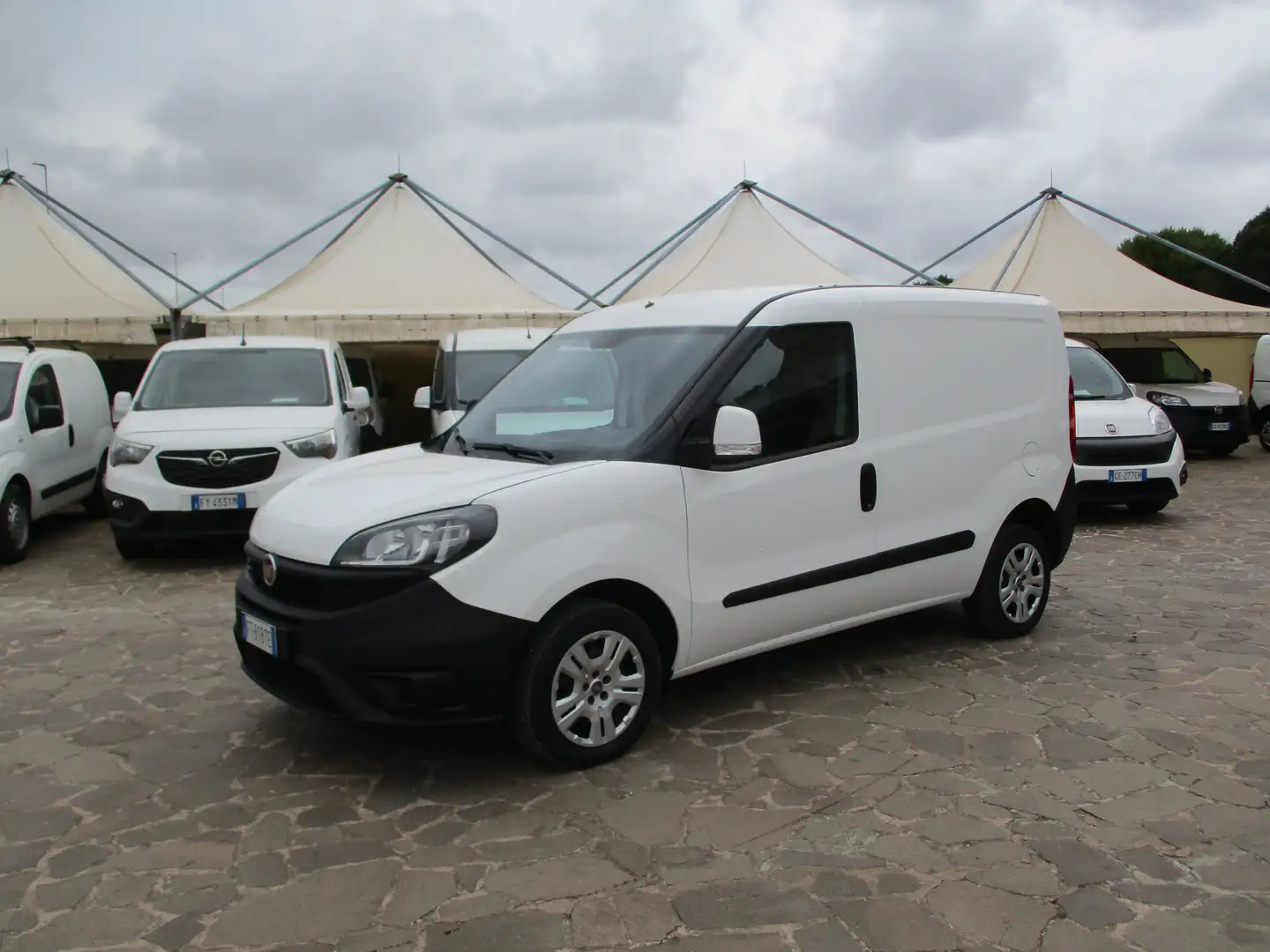 Fiat Doblo 1.6 M-JET 105CV Blanco - 1
