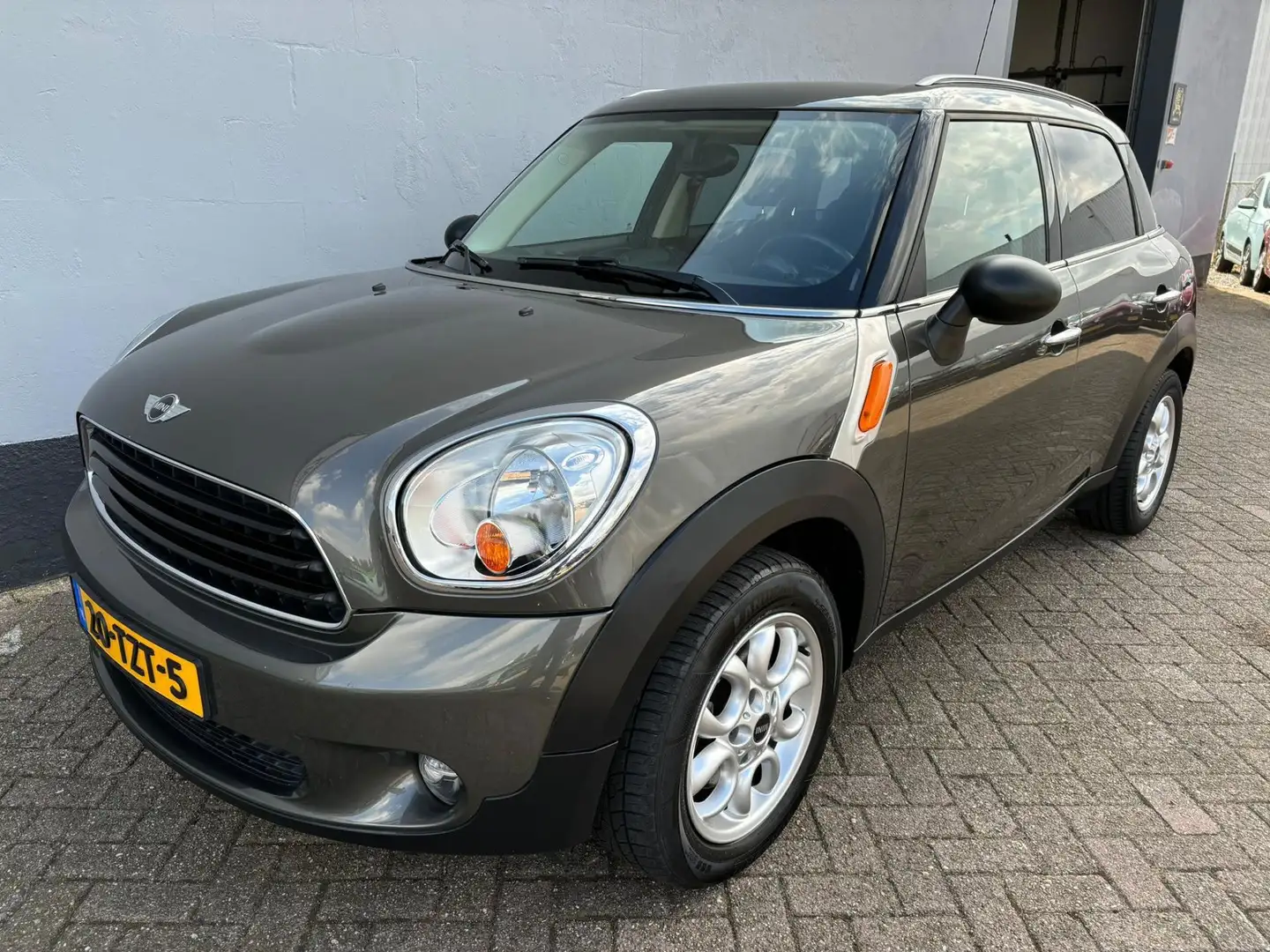 MINI One Countryman Mini 1.6 Business Line - Airco - LMV Grijs - 1