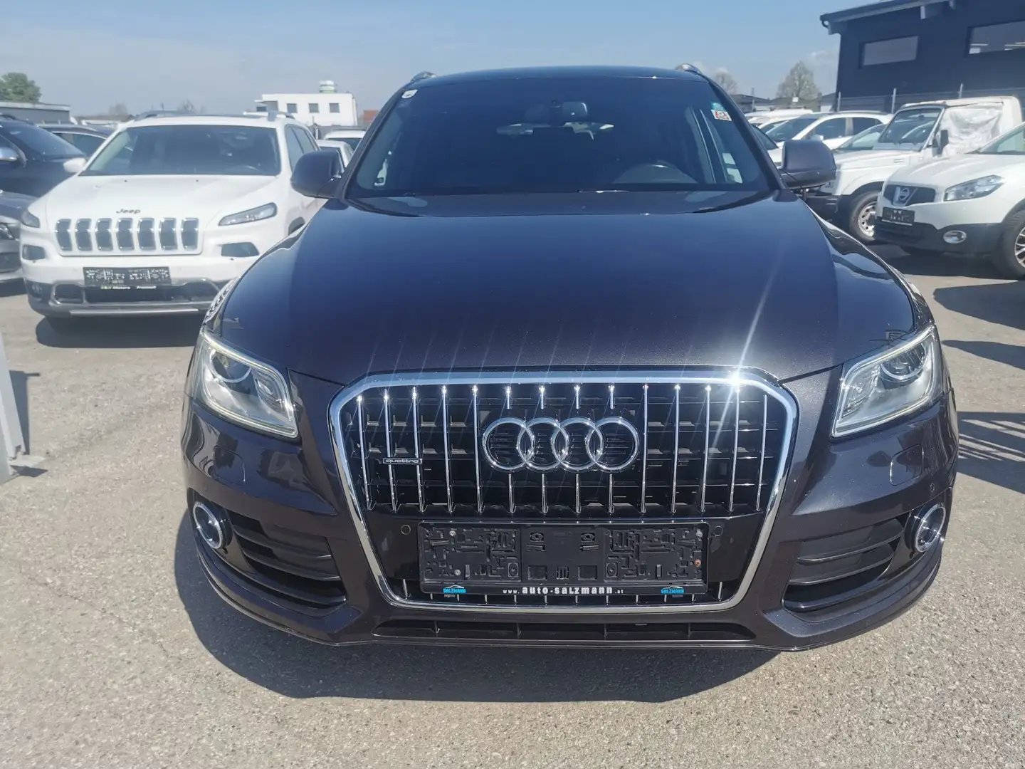 Audi Q5 2.0 TDI 105 kW quattro Grau - 2
