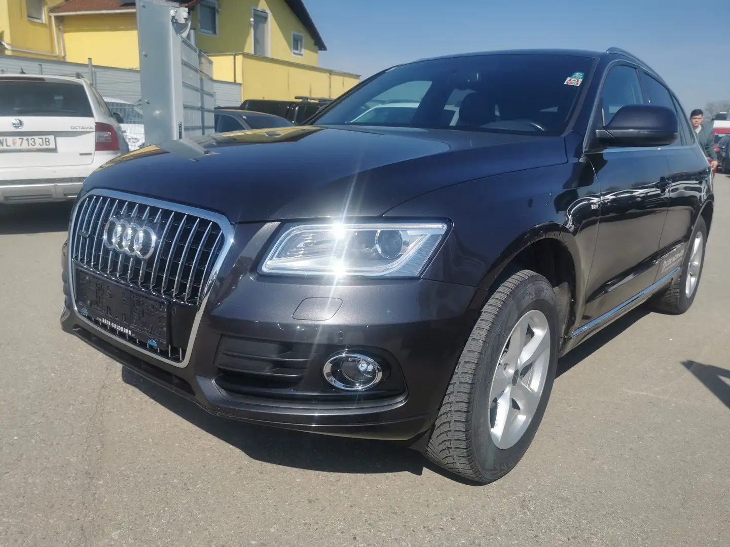 Audi Q5 2.0 TDI 105 kW quattro Grau - 1