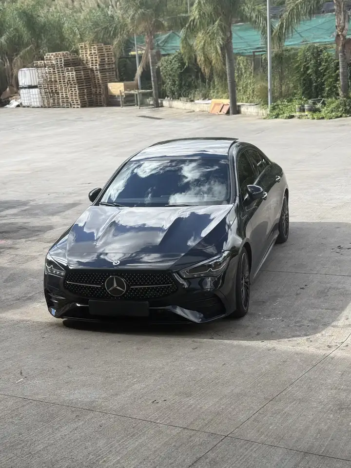 Mercedes-Benz CLA 200