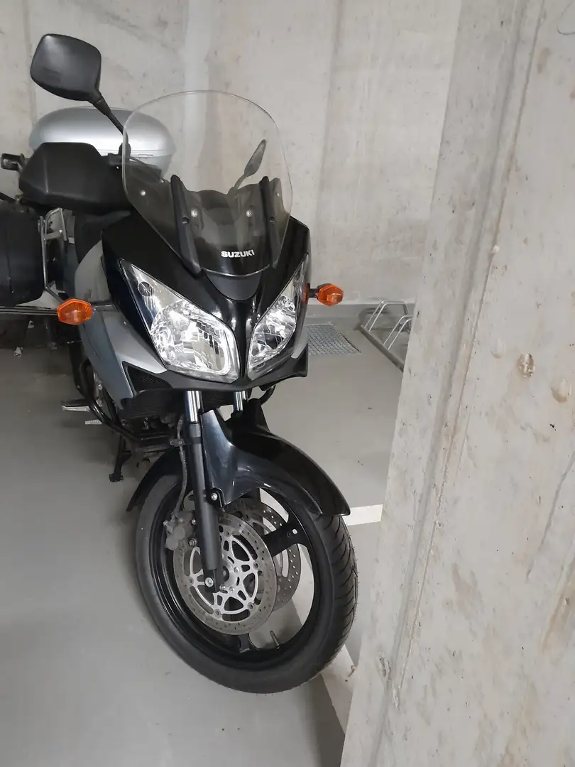 Suzuki V-Strom 650 Argintiu - 1