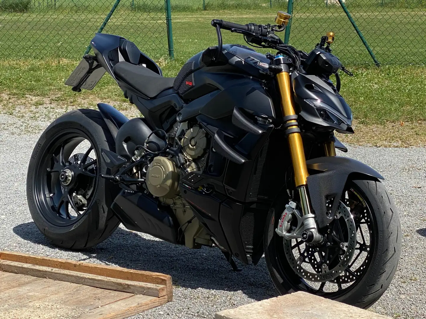 Ducati Streetfighter V4S Schwarz - 1