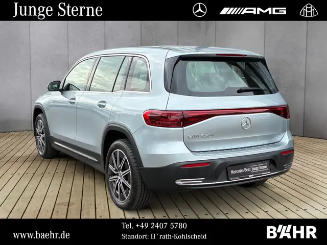Mercedes-Benz EQB view 3
