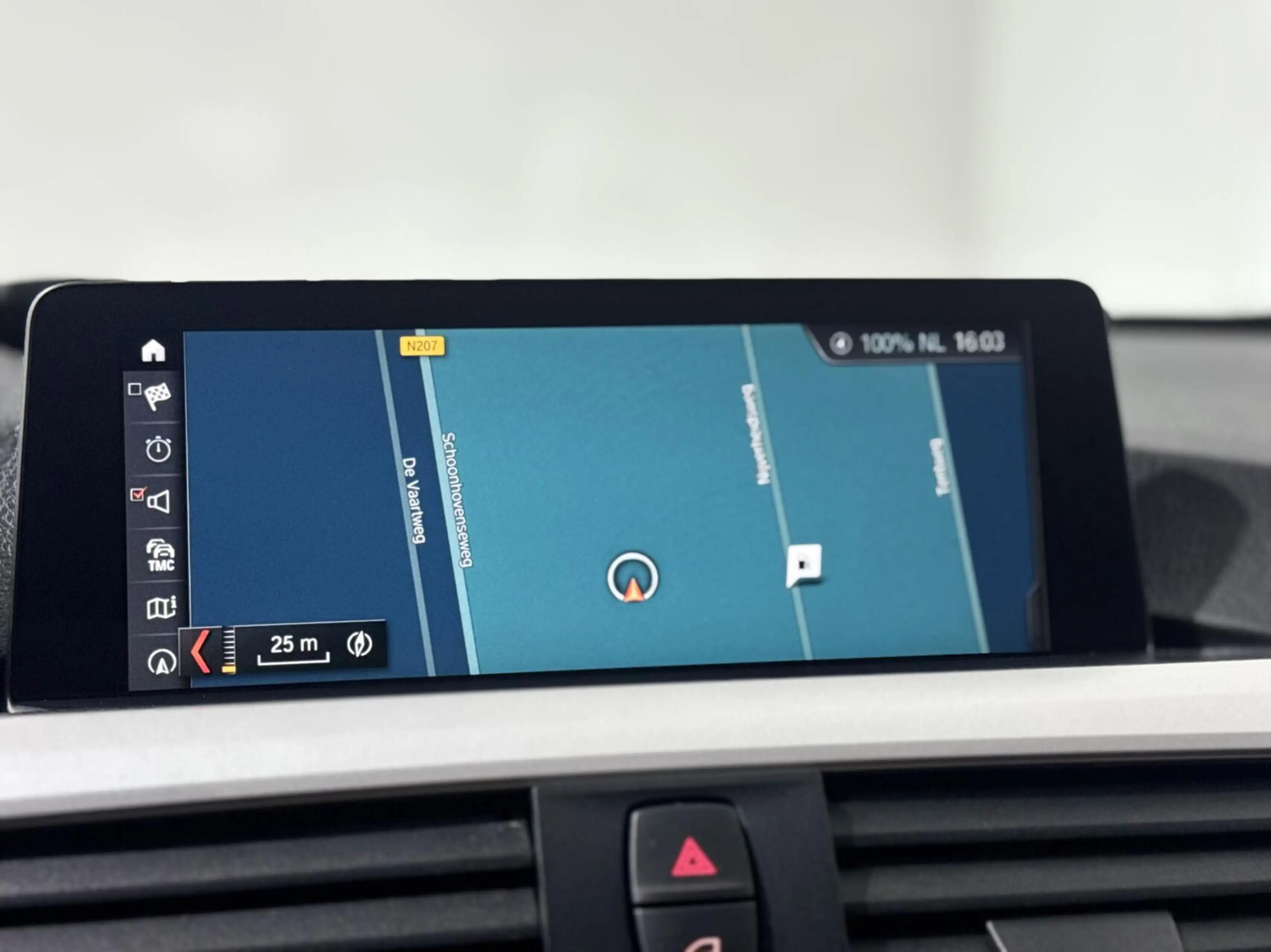 BMW 318 3-serie Touring 318i High Executive|CARPLAY|CAMERA — photo 21