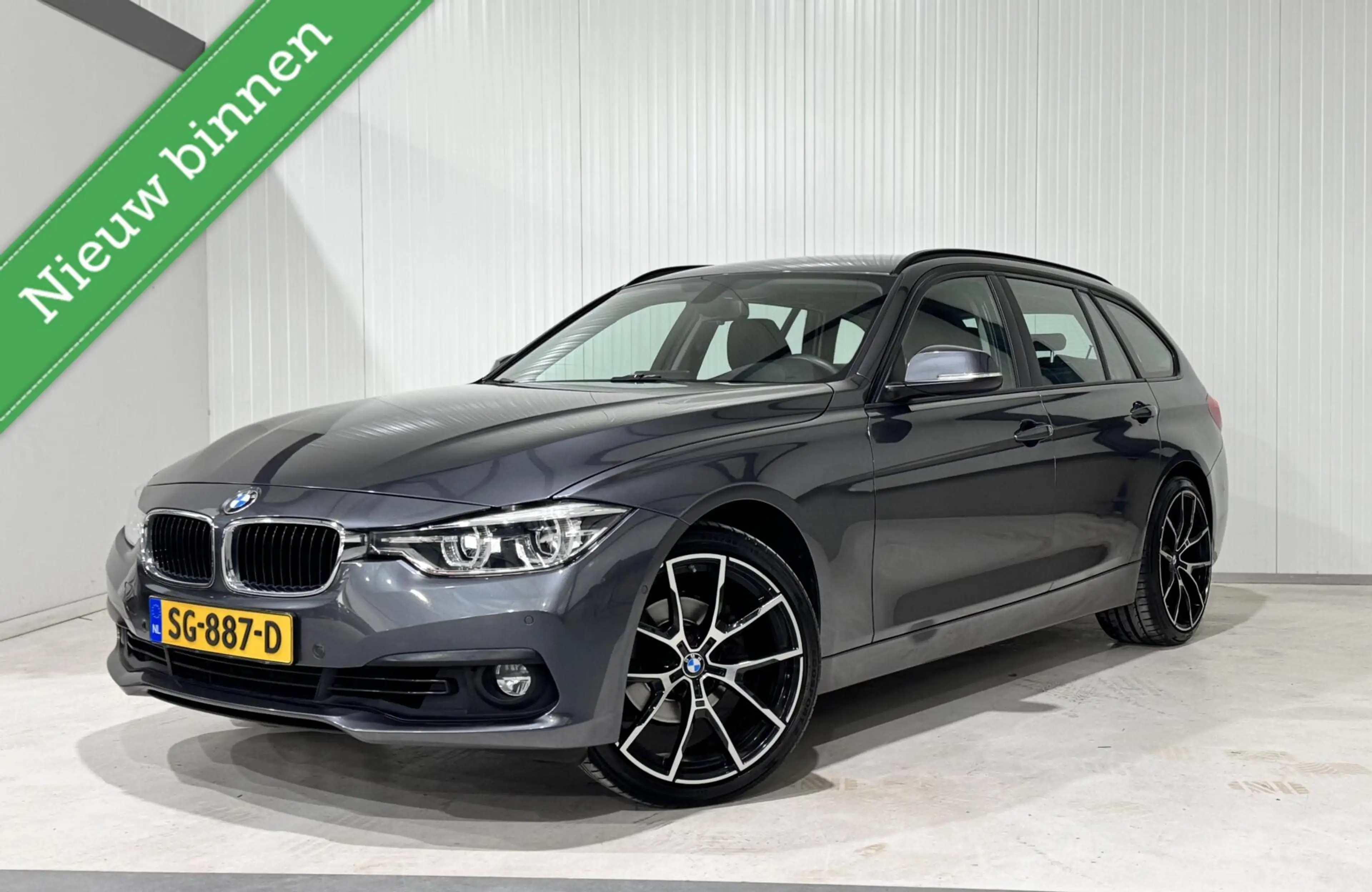 BMW 318 3-serie Touring 318i High Executive|CARPLAY|CAMERA