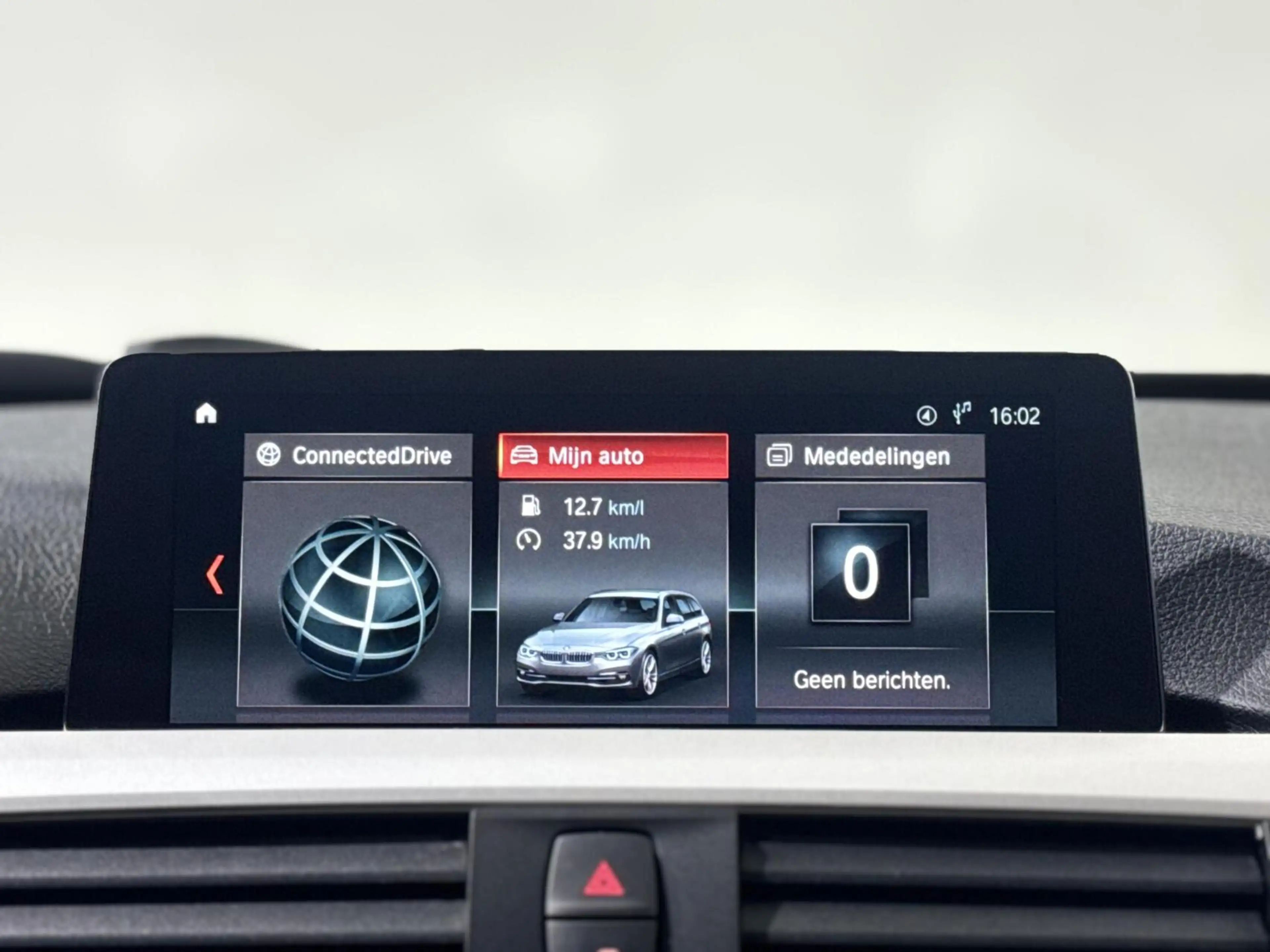 BMW 318 3-serie Touring 318i High Executive|CARPLAY|CAMERA — photo 18