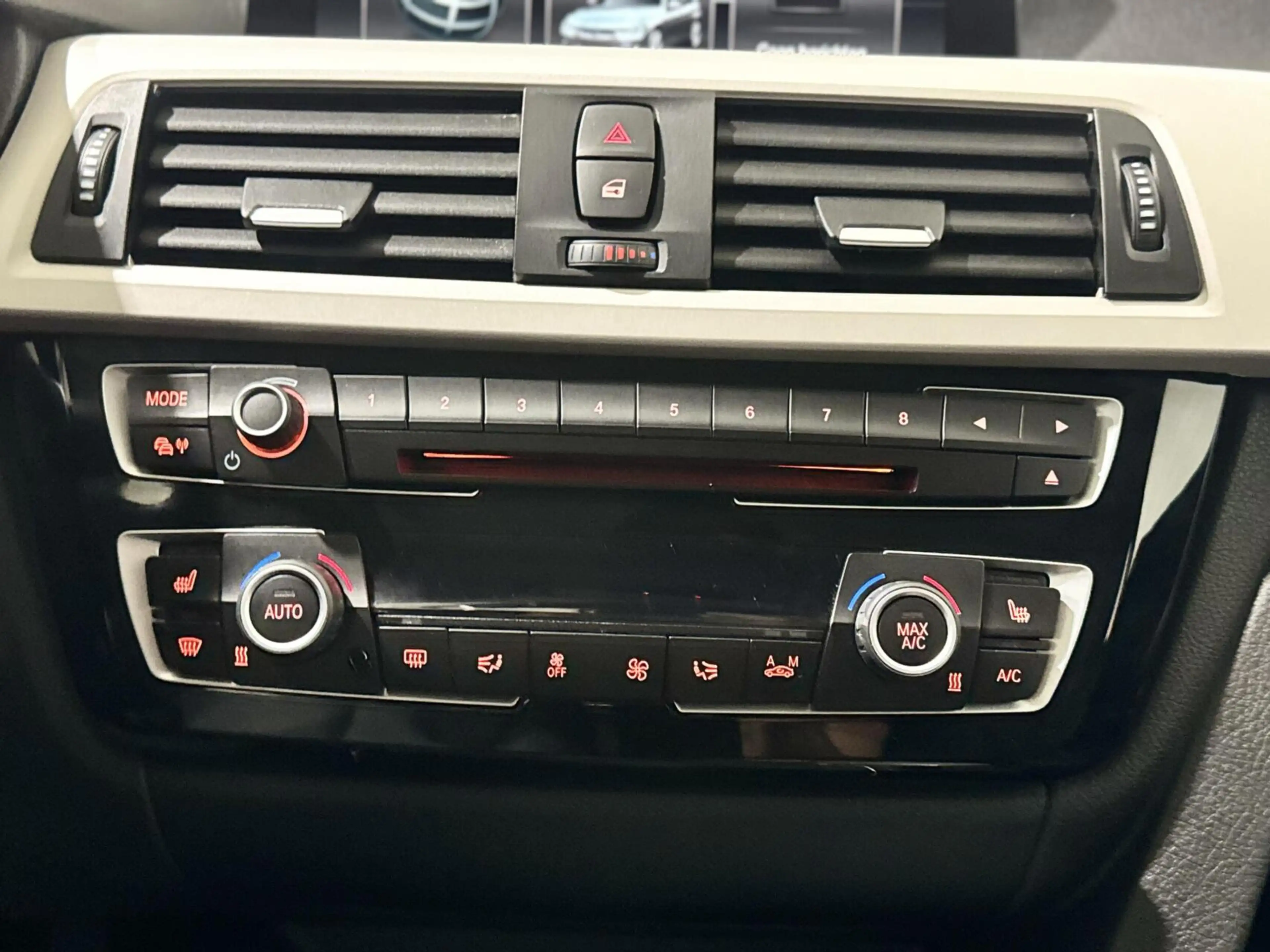 BMW 318 3-serie Touring 318i High Executive|CARPLAY|CAMERA — photo 27