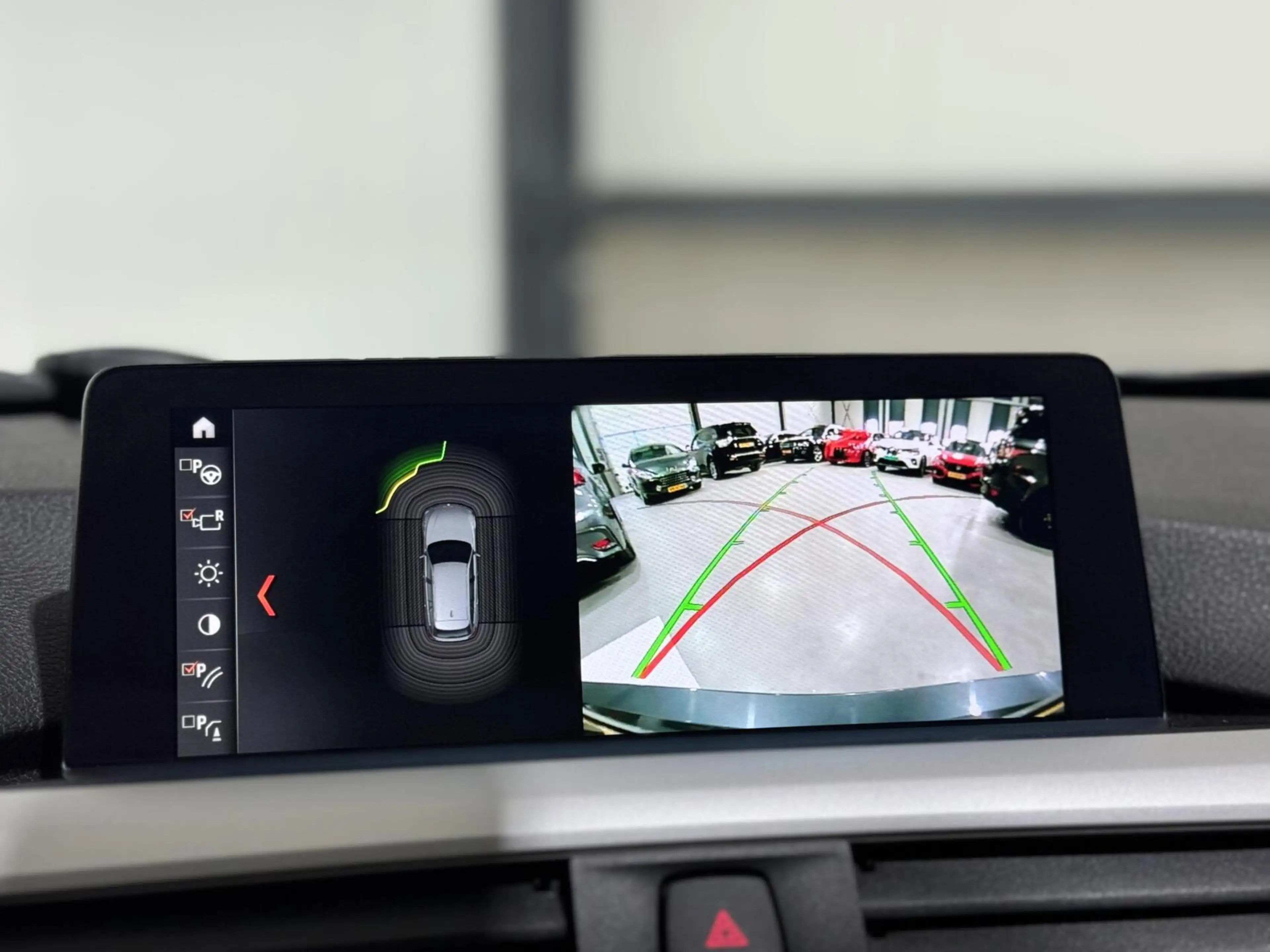 BMW 318 3-serie Touring 318i High Executive|CARPLAY|CAMERA — photo 19