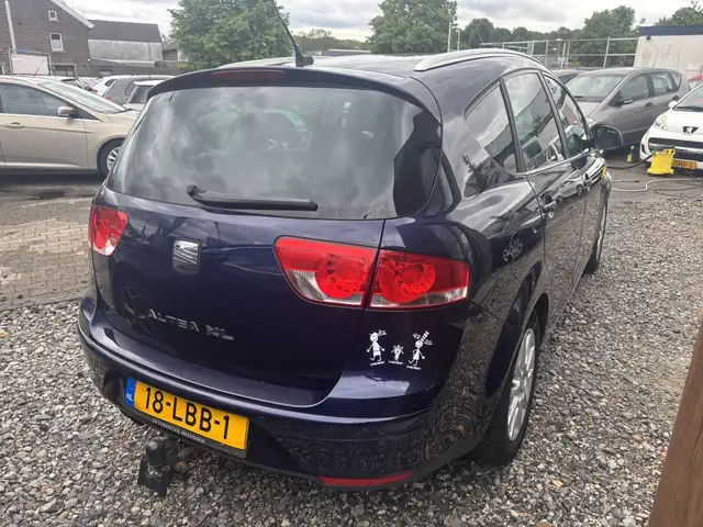 Seat Altea XL view 4