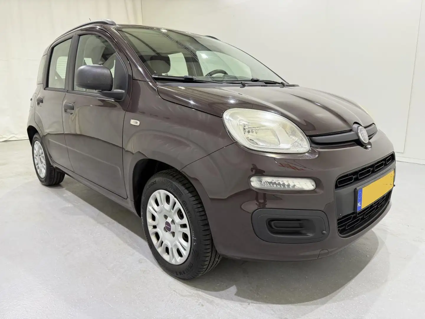Fiat Panda 0.9 TwinAir Turbo Lounge Bruin - 1
