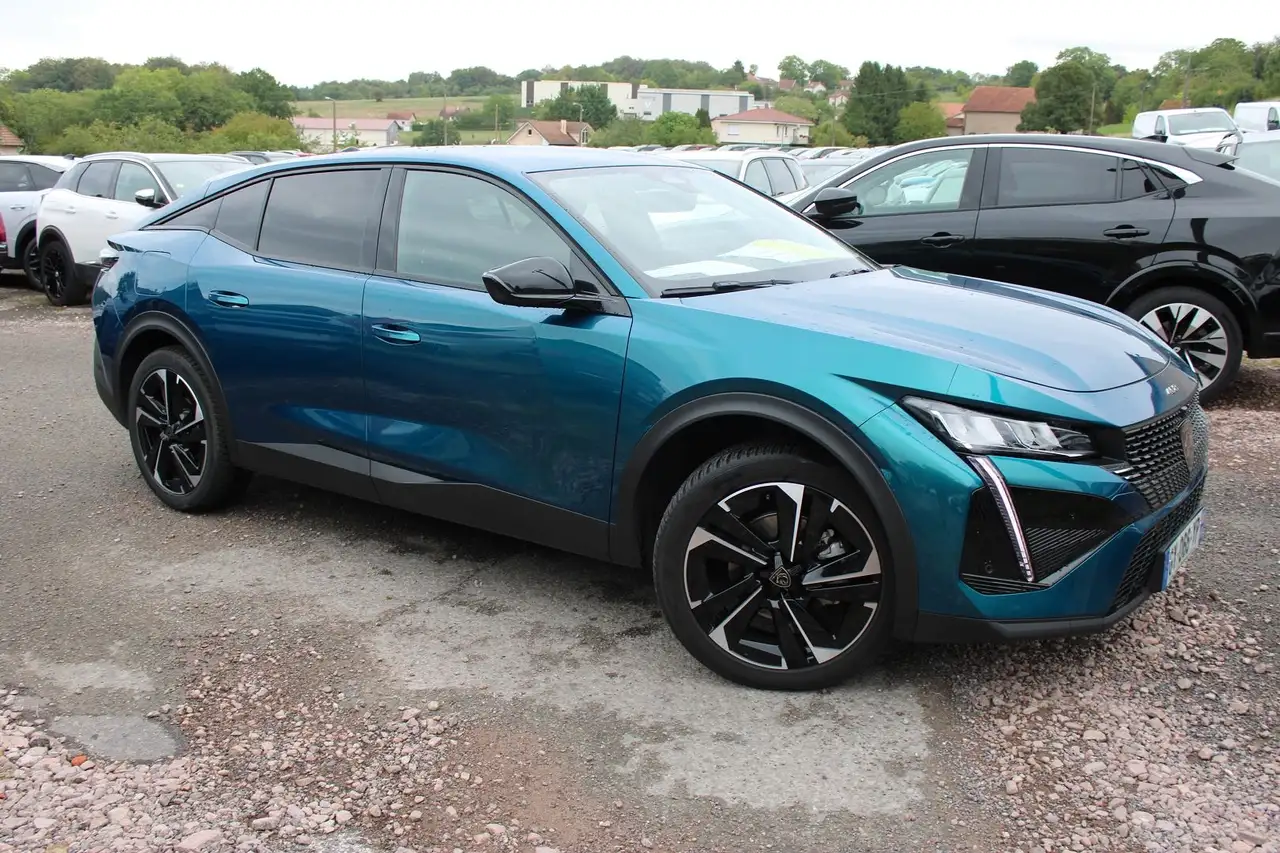 Peugeot 408