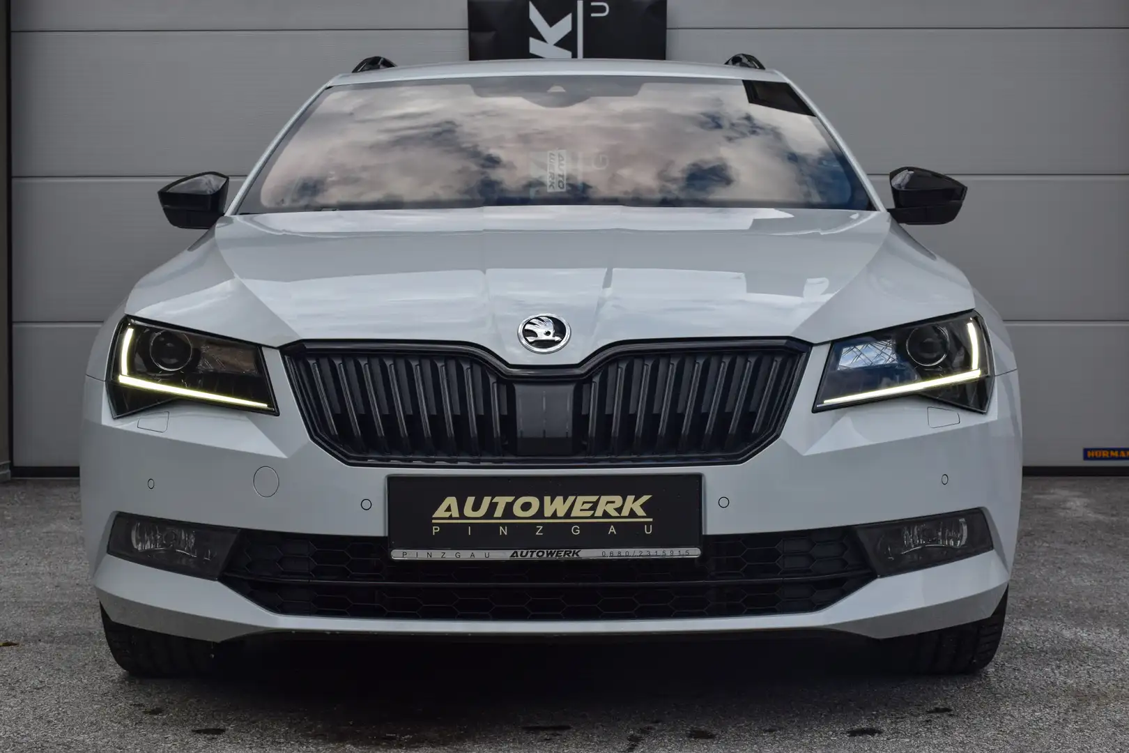 Skoda Superb Kombi 2.0 TDI Sportline 4x4 DSG Weiß - 2