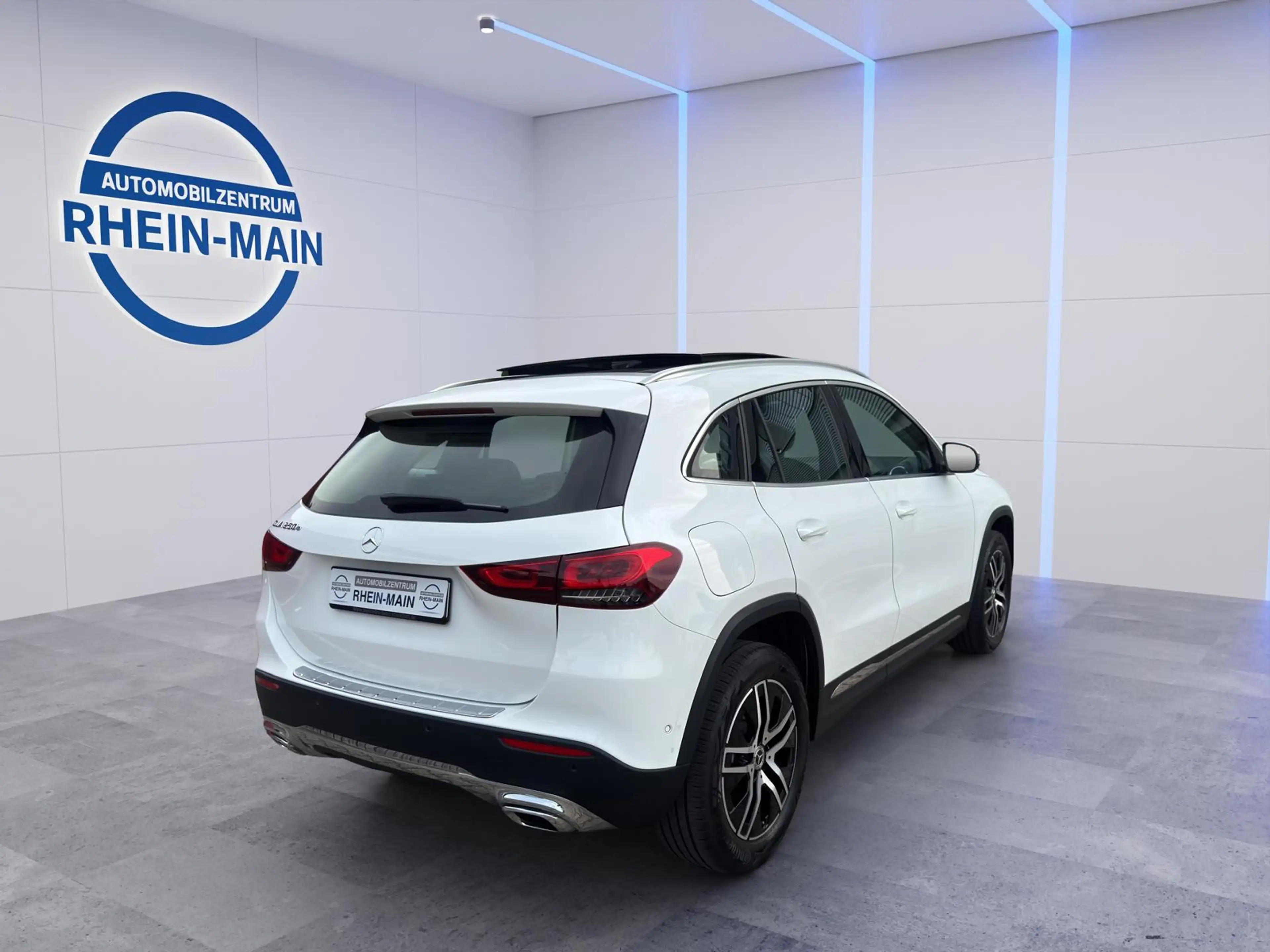 Mercedes-Benz GLA 250 e PANO MB-Historie RFK 8-Fach TOP — photo 5