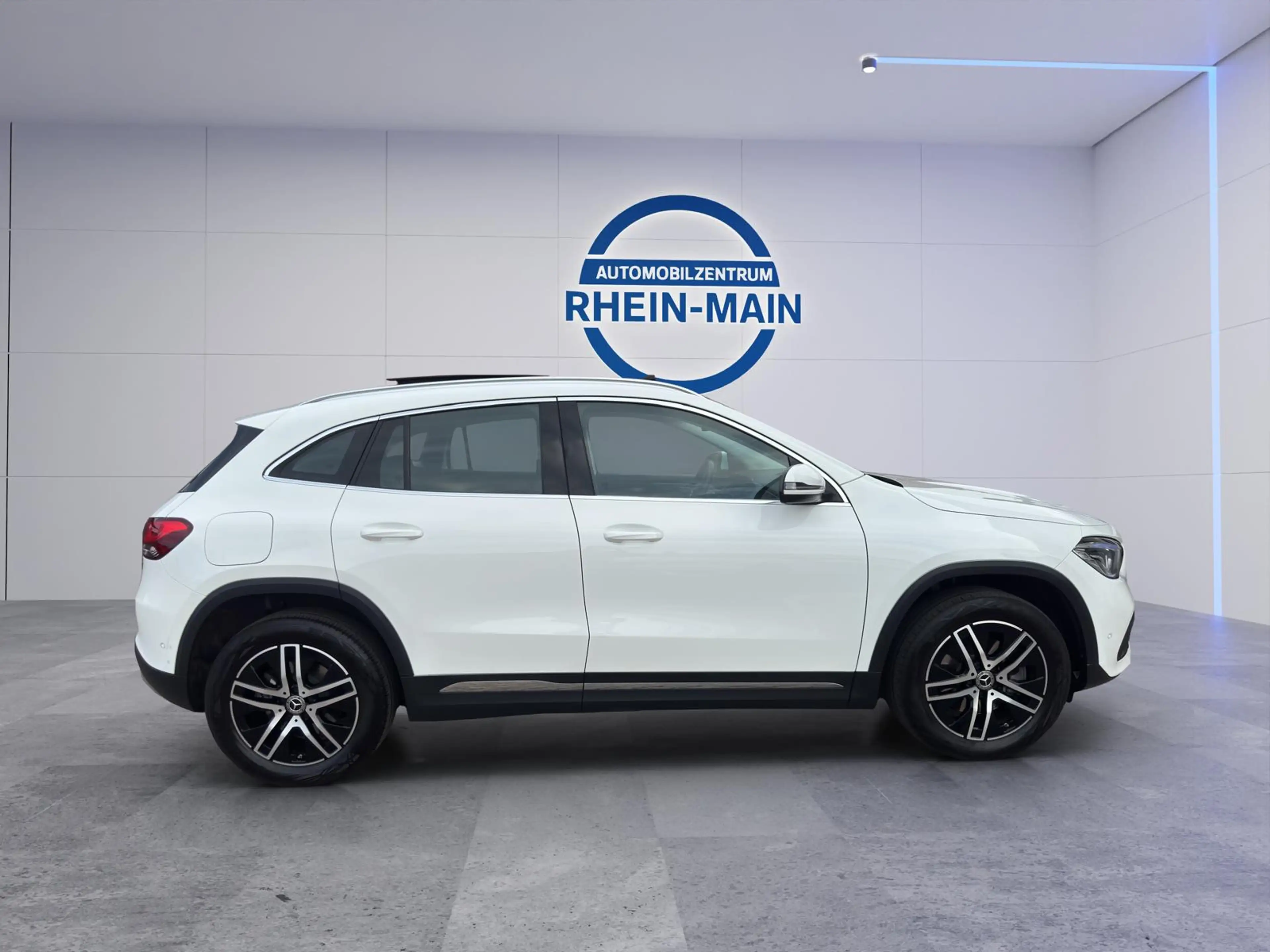 Mercedes-Benz GLA 250 e PANO MB-Historie RFK 8-Fach TOP — photo 6