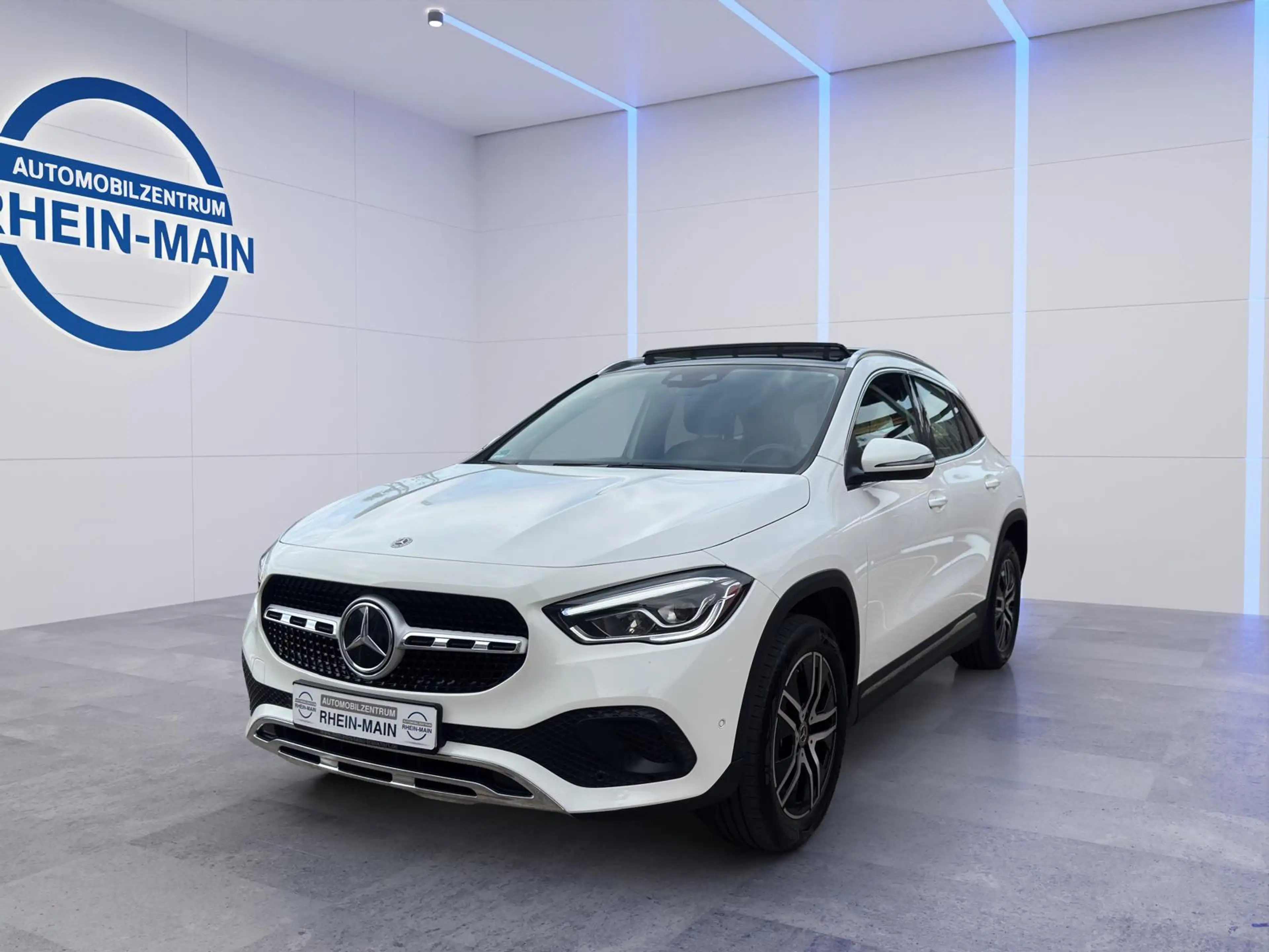 Mercedes-Benz GLA 250 e PANO MB-Historie RFK 8-Fach TOP