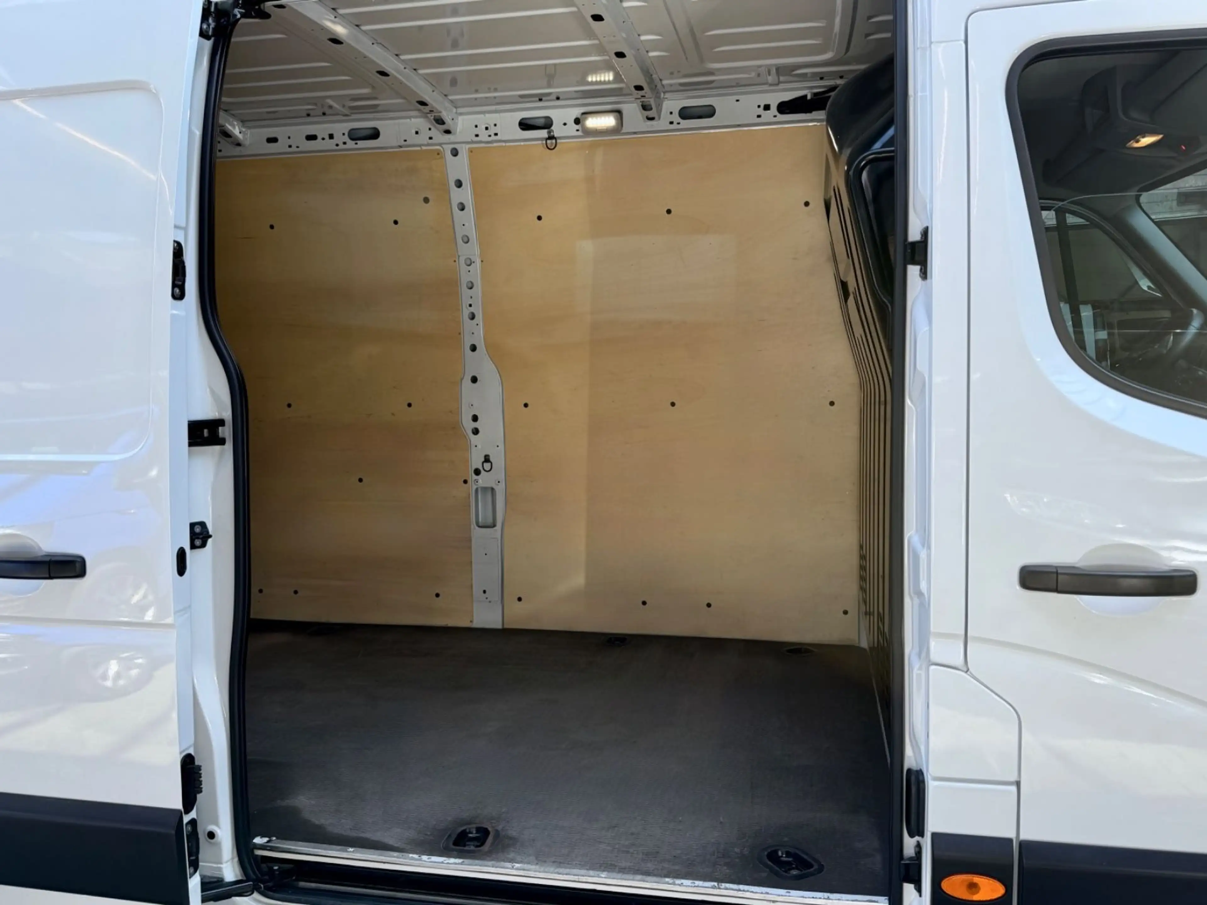 Renault Master 2.3 D L3H2 3,5t KLIMA CAM PDC 3-SITZE BLU — photo 14