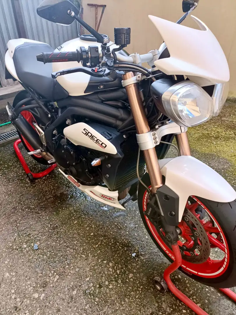 Triumph Speed Triple 1050 Weiß - 1