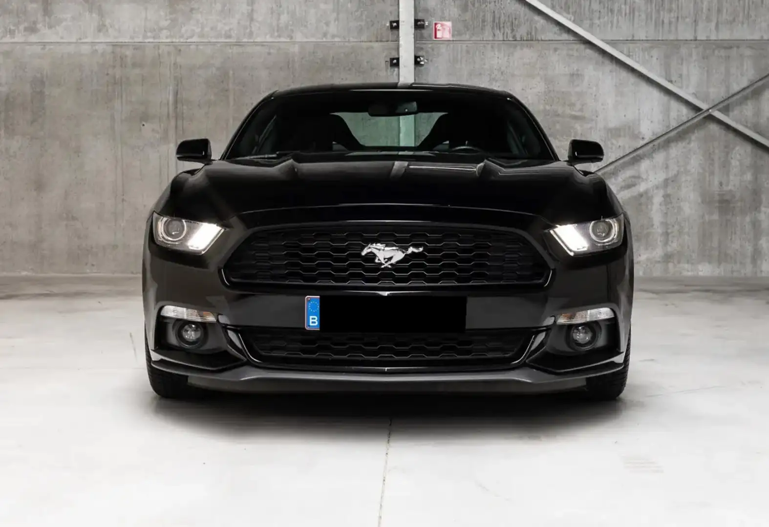 Ford Mustang 2.3 Eco Boost Noir - 1