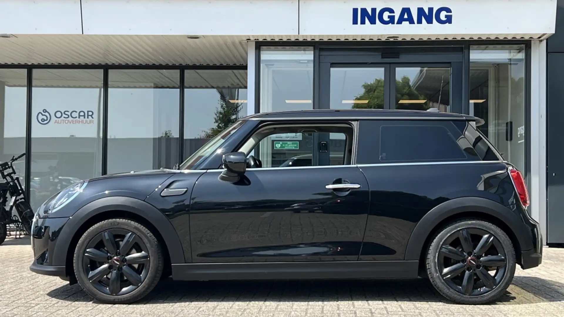 MINI John Cooper Works Mini 1.5 JCW | Navi | Cruise Zwart - 2