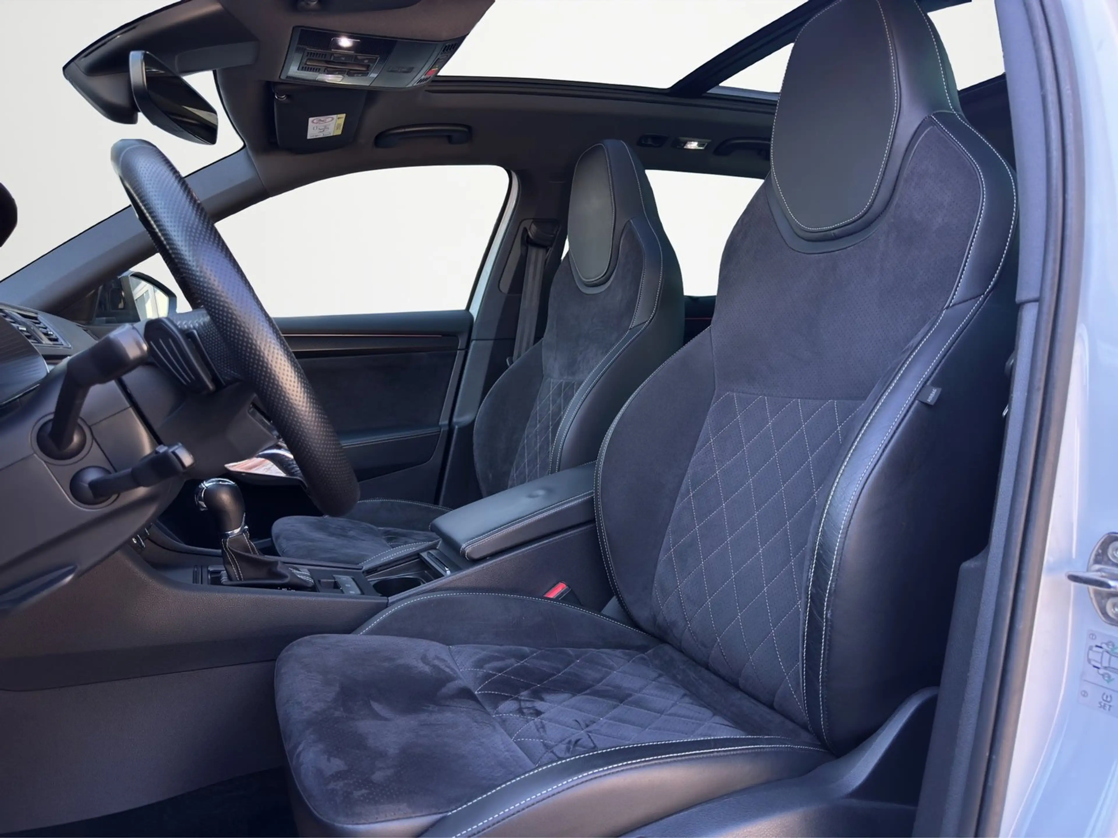 Skoda Superb 4x4 SPORTLINE TDI DSG — photo 10