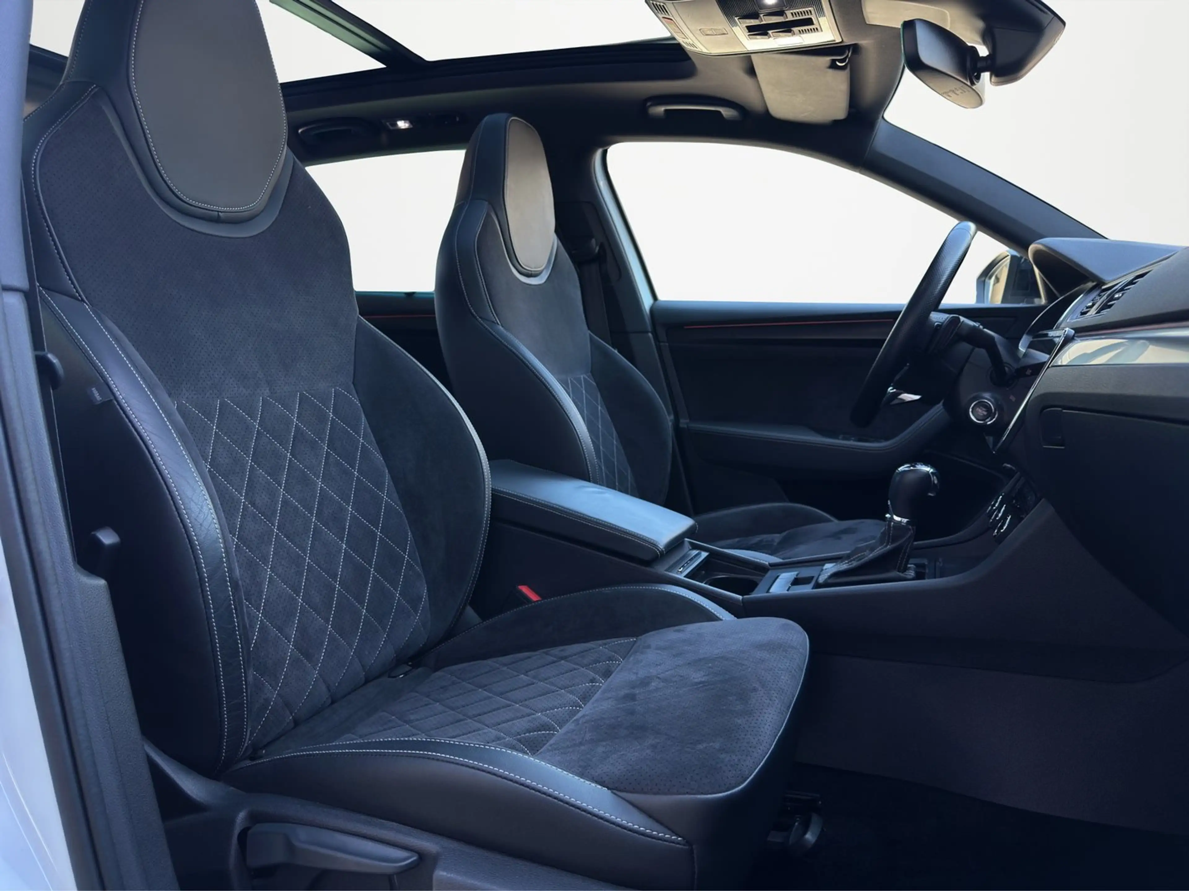 Skoda Superb 4x4 SPORTLINE TDI DSG — photo 13