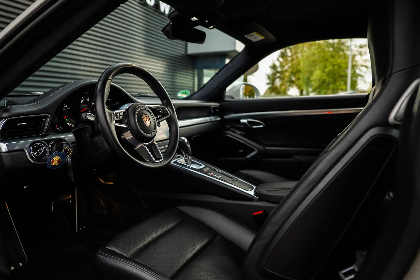 Porsche 991 3.0 Carrera 4 Paint to sample 'Kreide' l Bose l St Gris - 2