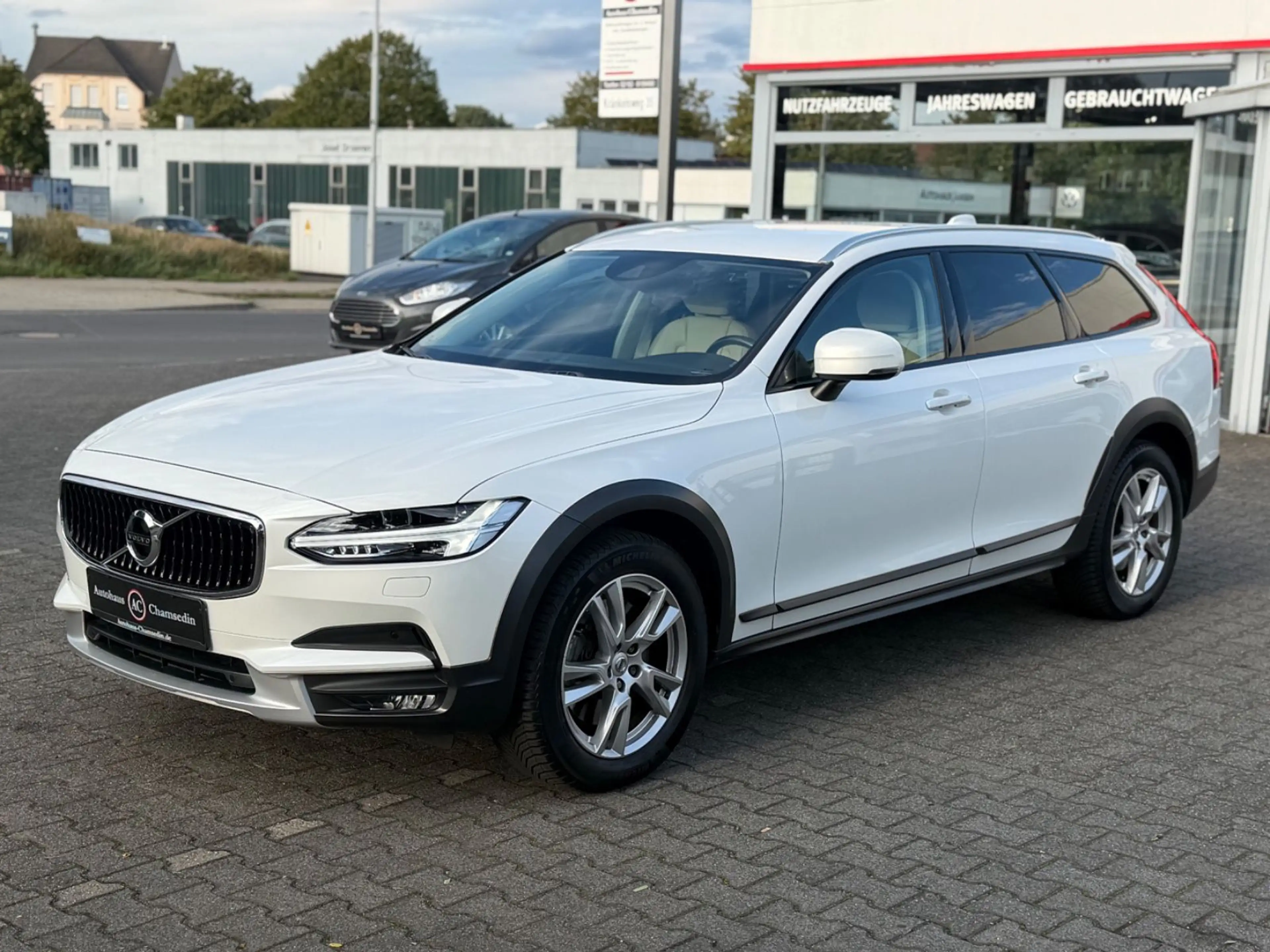Volvo V90 Cross Country AWD — photo 2