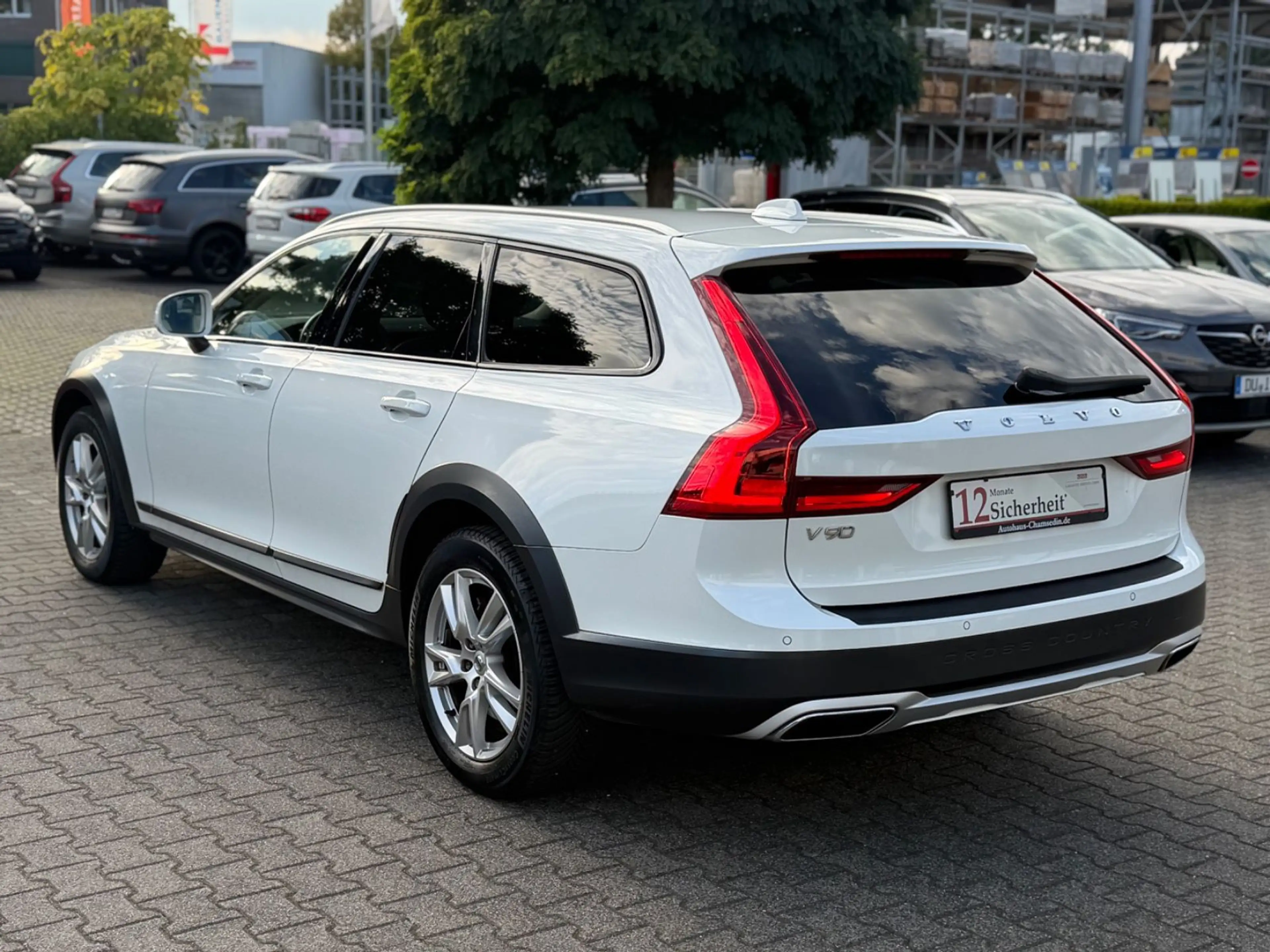 Volvo V90 Cross Country AWD — photo 4