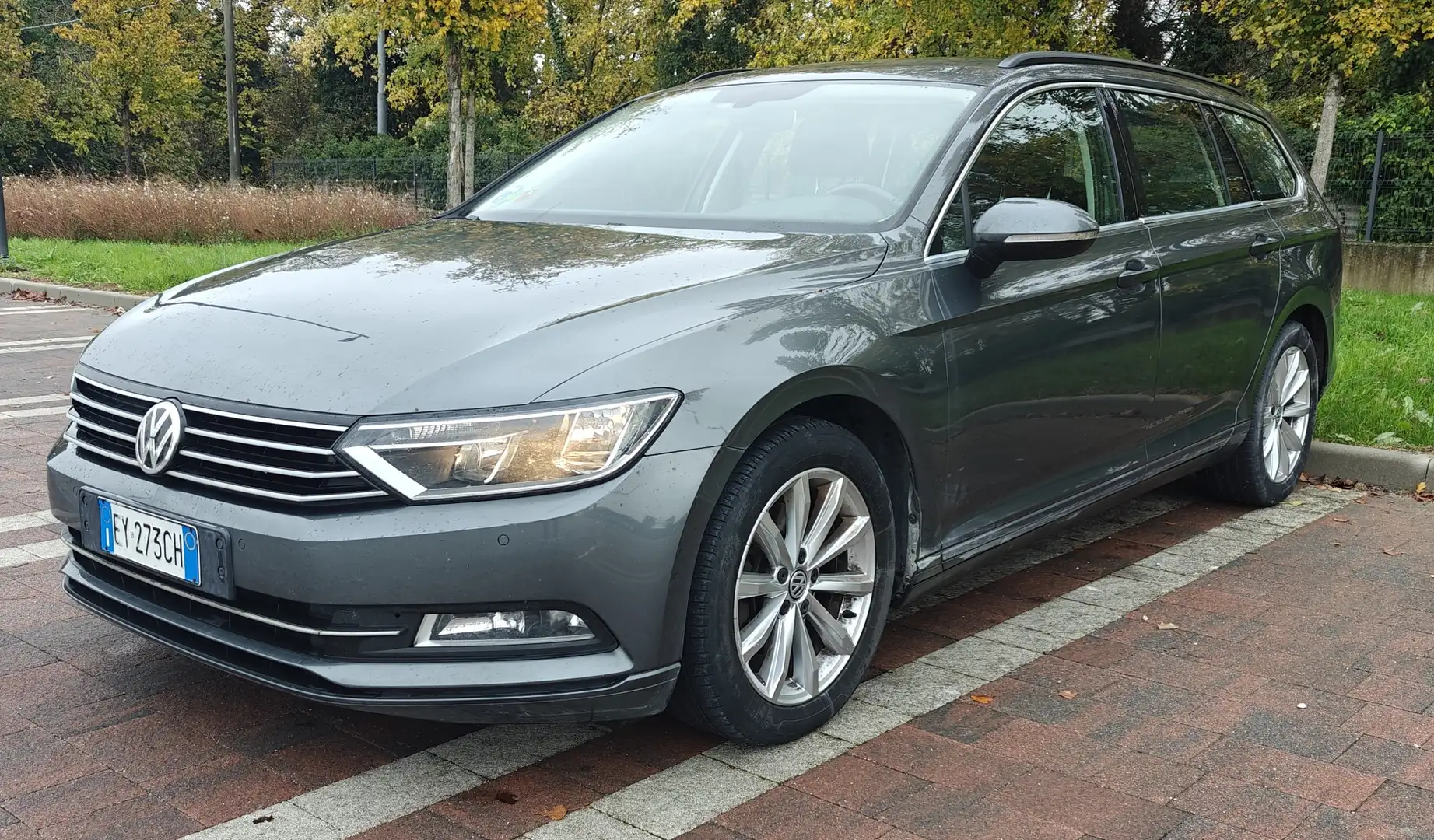 Volkswagen Passat Variant 2.0 tdi Highline Executive 150cv - 1
