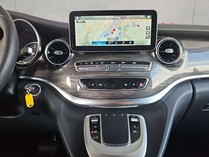 Mercedes-Benz V 250