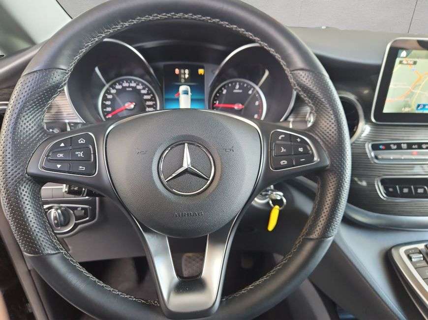Mercedes-Benz V 250