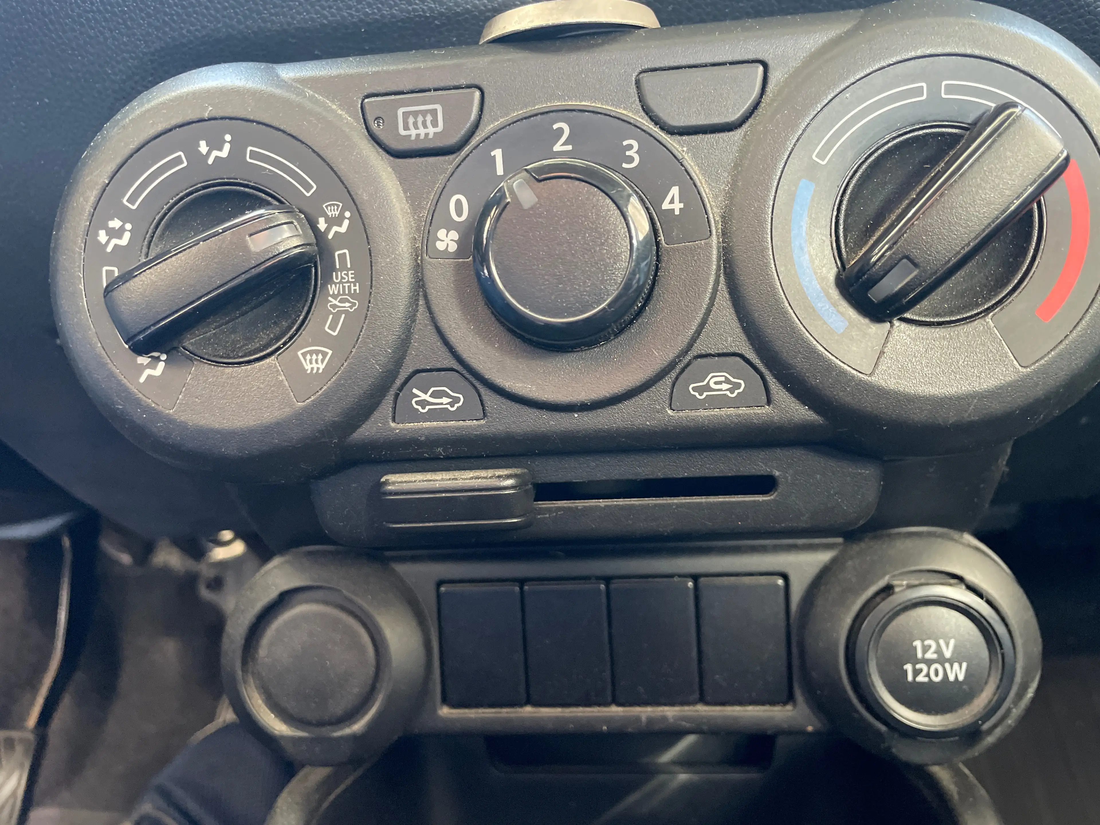 Suzuki Ignis Ignis Dualjet Basis — photo 9