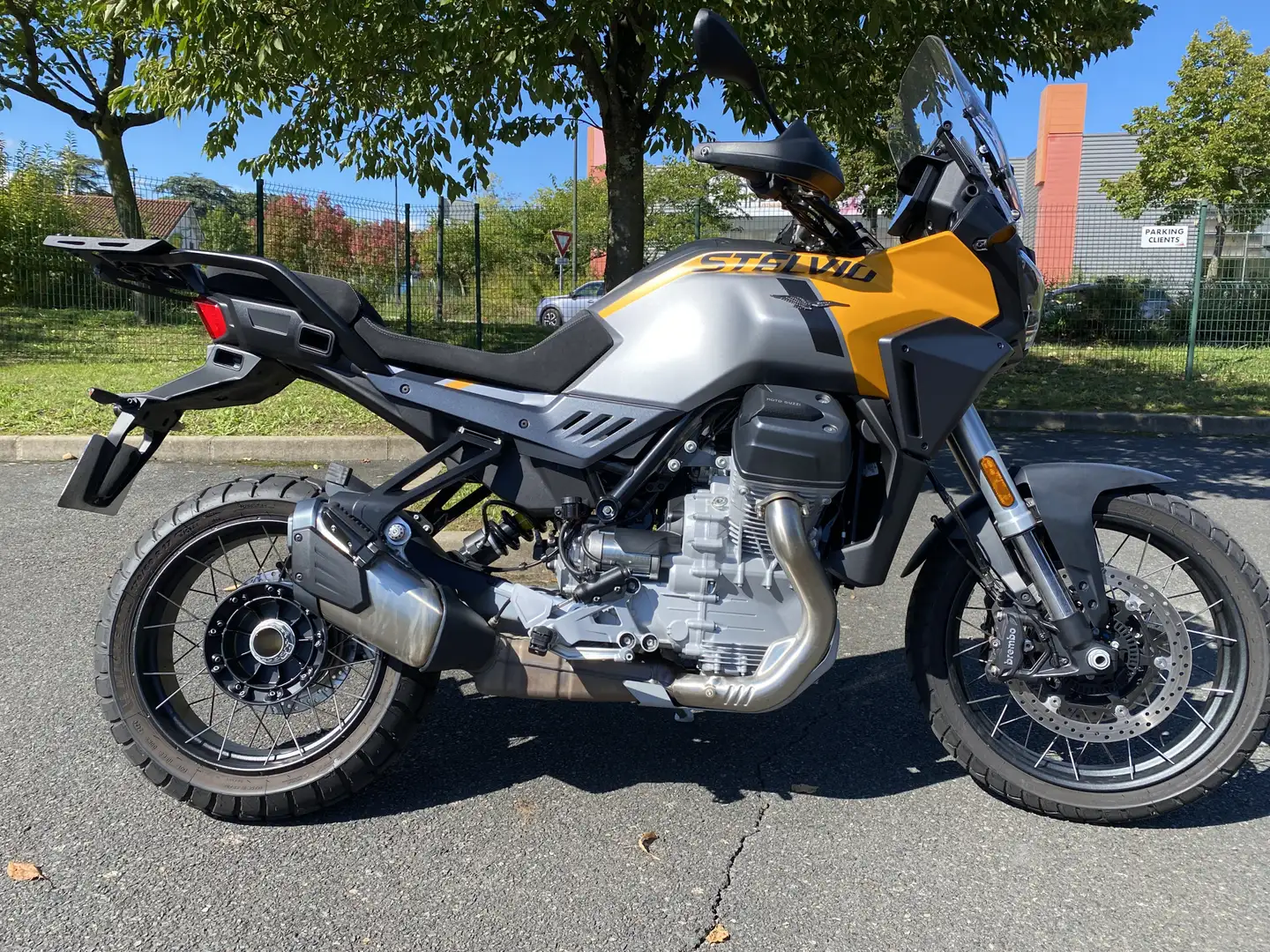 Moto Guzzi Stelvio - 1