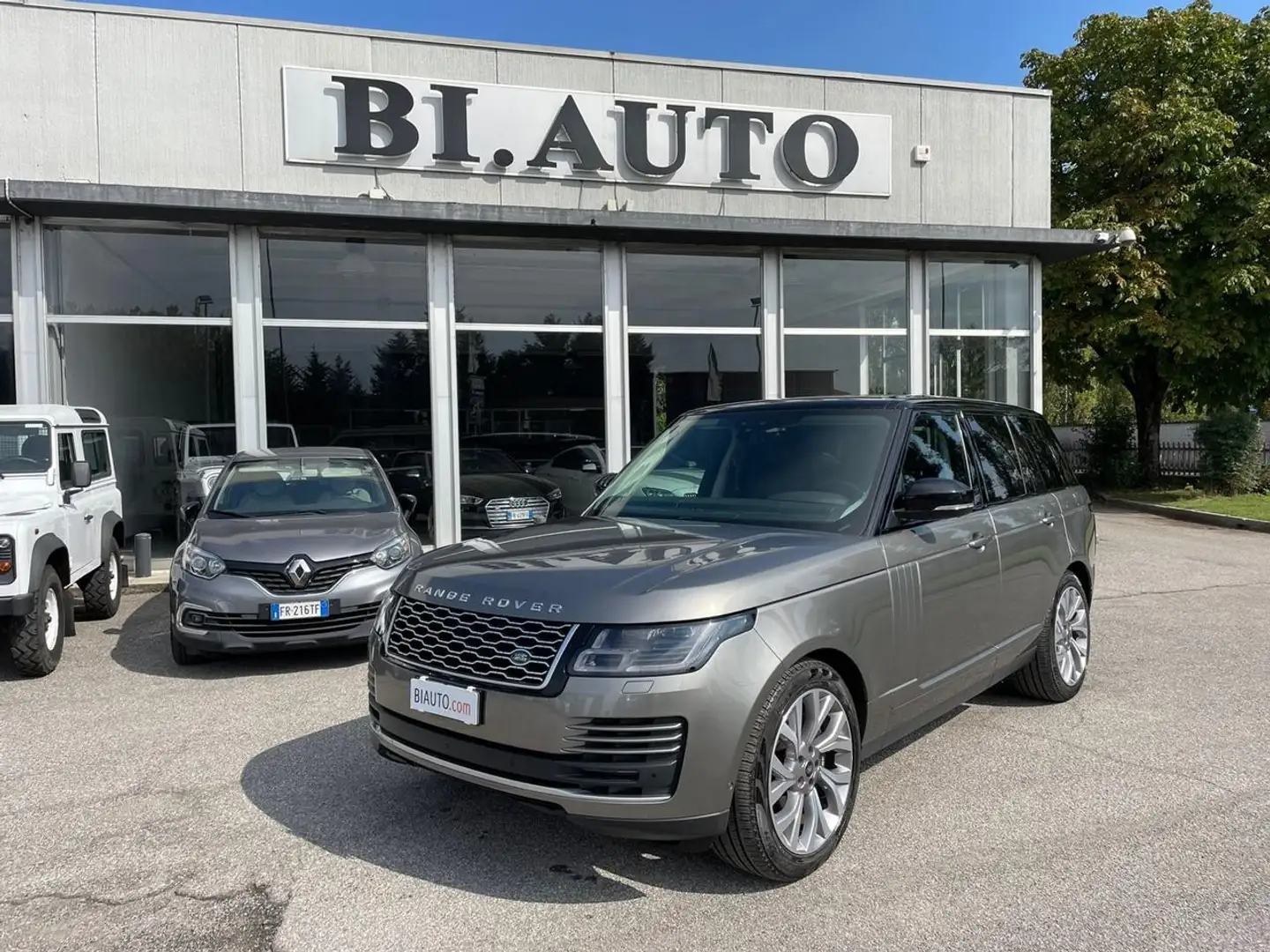 Land Rover Range Rover 3.0 TDV6 VOGUE HSE Grau - 1