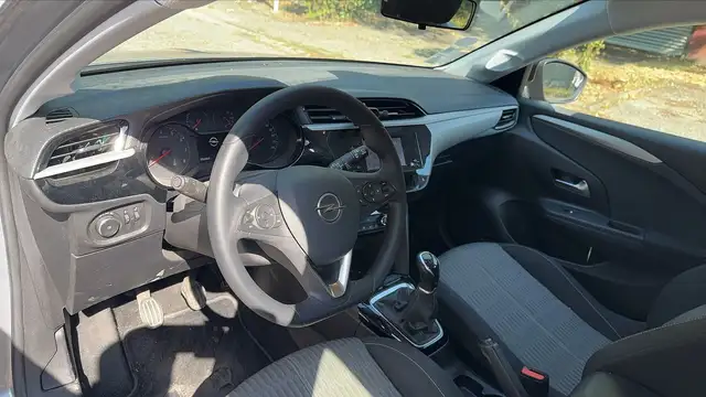 Opel Corsa view 8