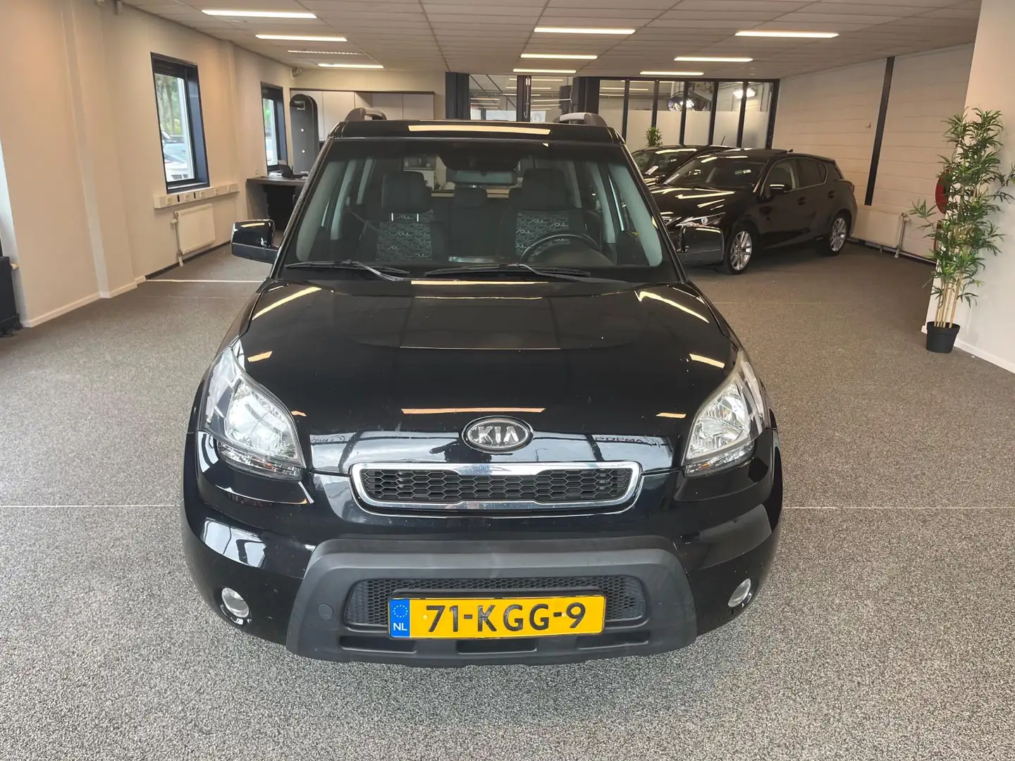 Kia Soul 1.6 X-tra 126pk / Airconditioning / Hoge instap / Zwart - 2