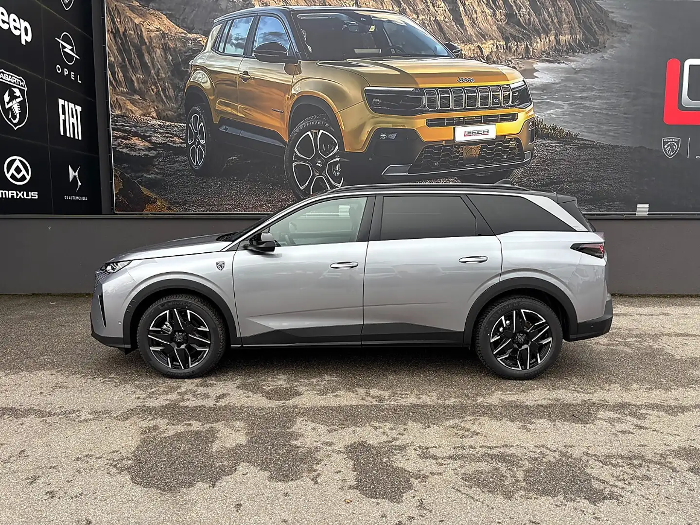 Peugeot 5008 mHEV 145 e-DCS6 GT Aut. inkl. 7-Sitze, New Uzir... Grau - 2