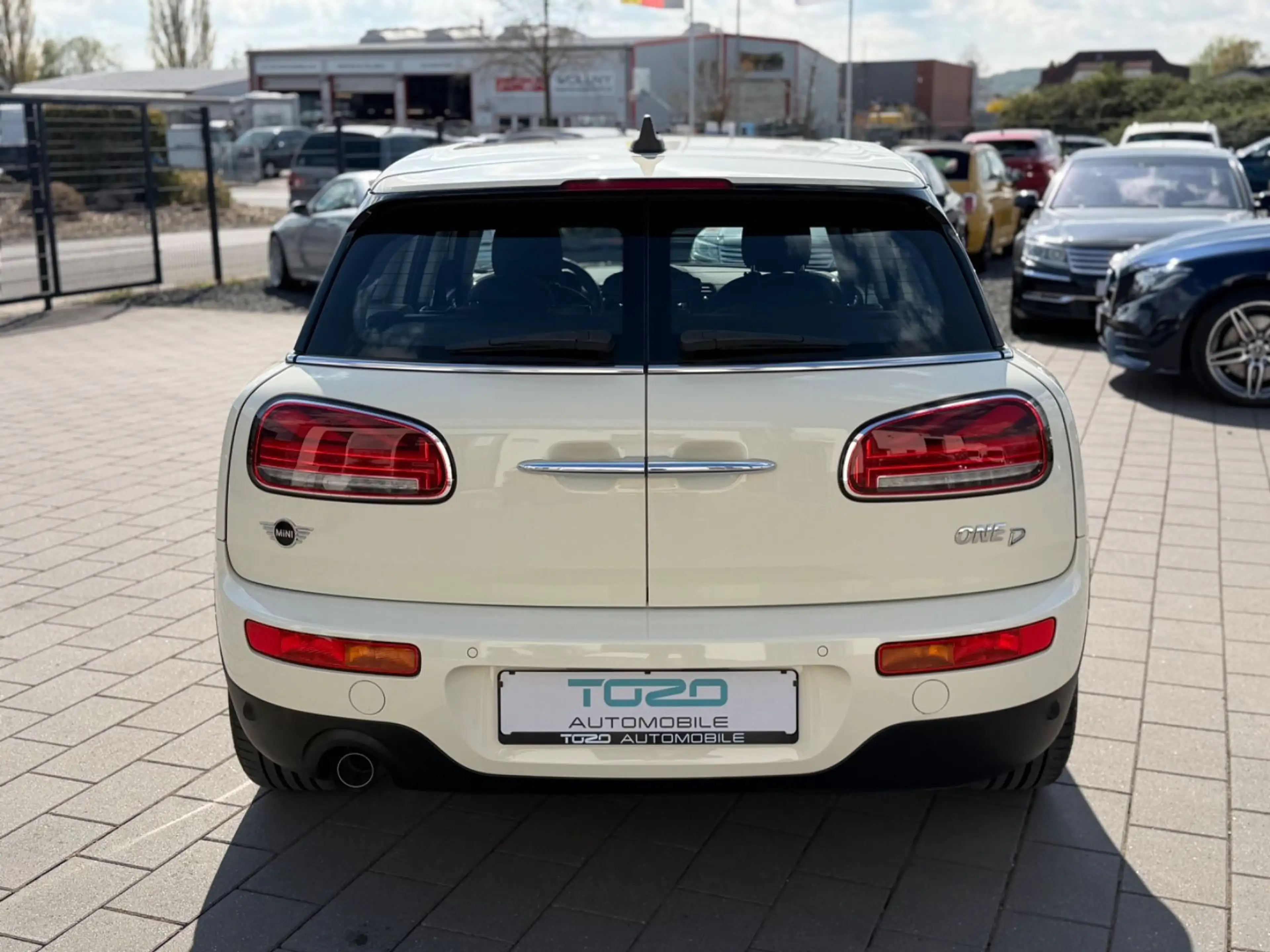 MINI Cooper D Clubman *LED*NAVI*SHZ*AHK*GARANTIE*TOP* — photo 7