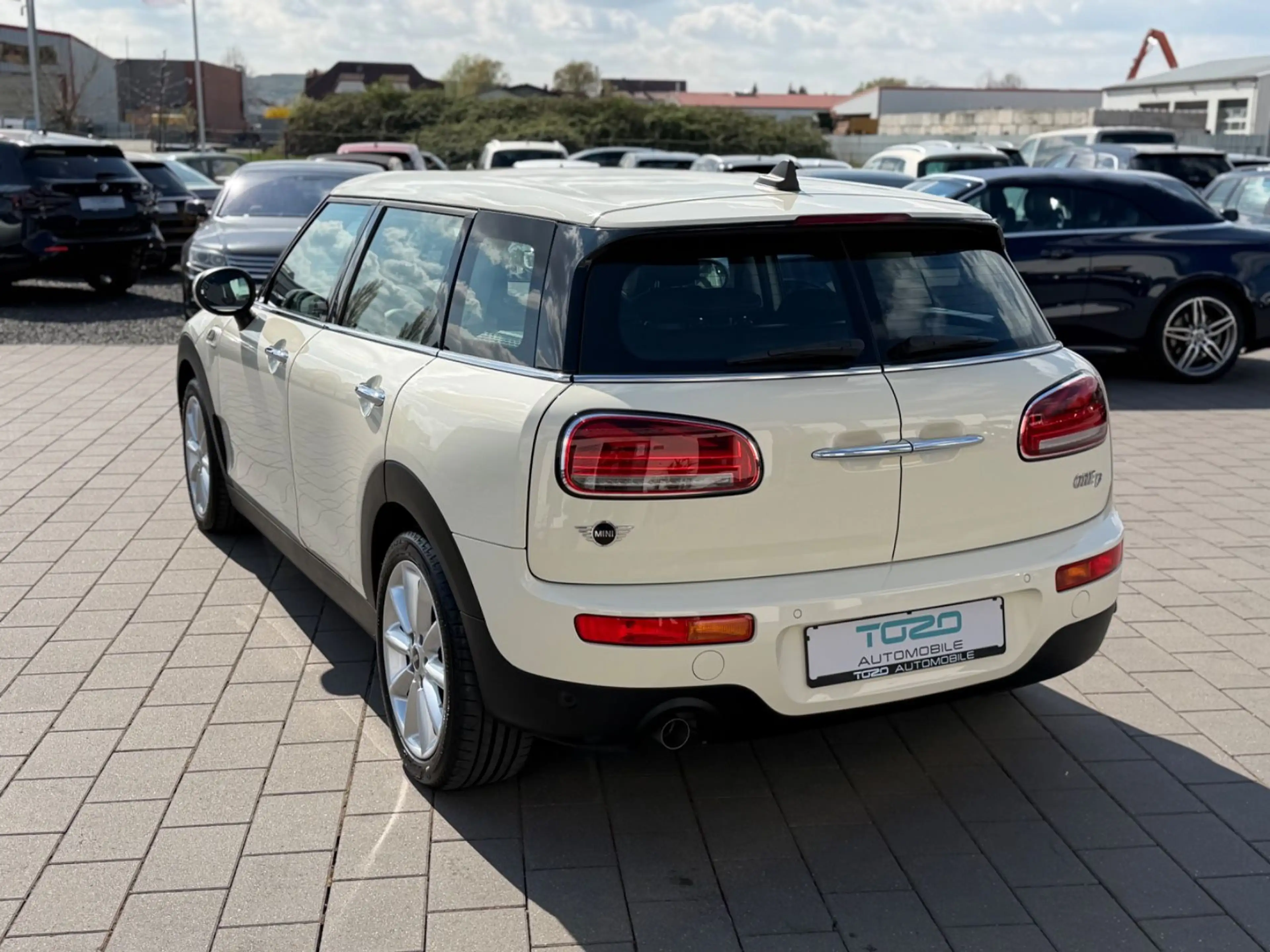 MINI Cooper D Clubman *LED*NAVI*SHZ*AHK*GARANTIE*TOP* — photo 6