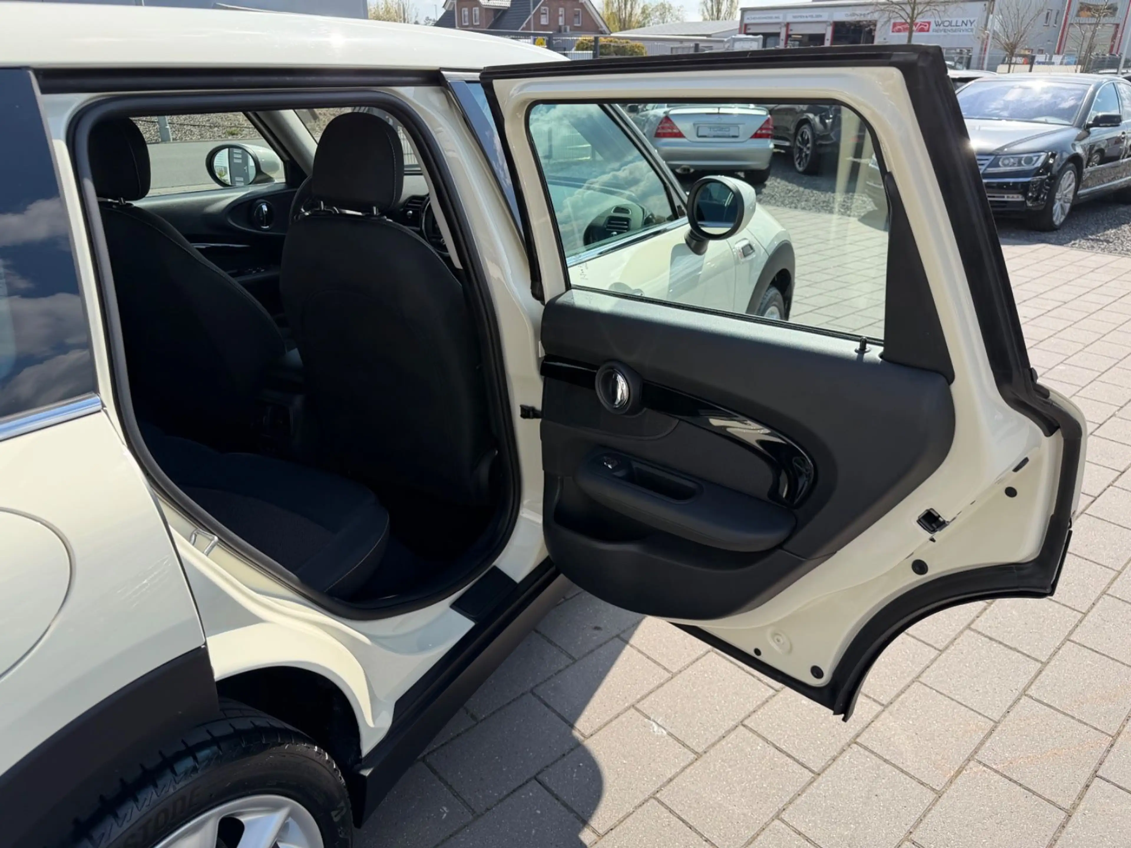 MINI Cooper D Clubman *LED*NAVI*SHZ*AHK*GARANTIE*TOP* — photo 15