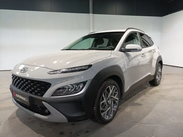 Hyundai Kona view 3