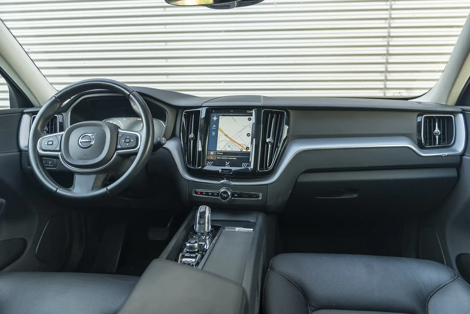 Volvo XC60 T8 INCL.BTW Aut. BusinessPlus Navigatie Standkache Zilver - 2