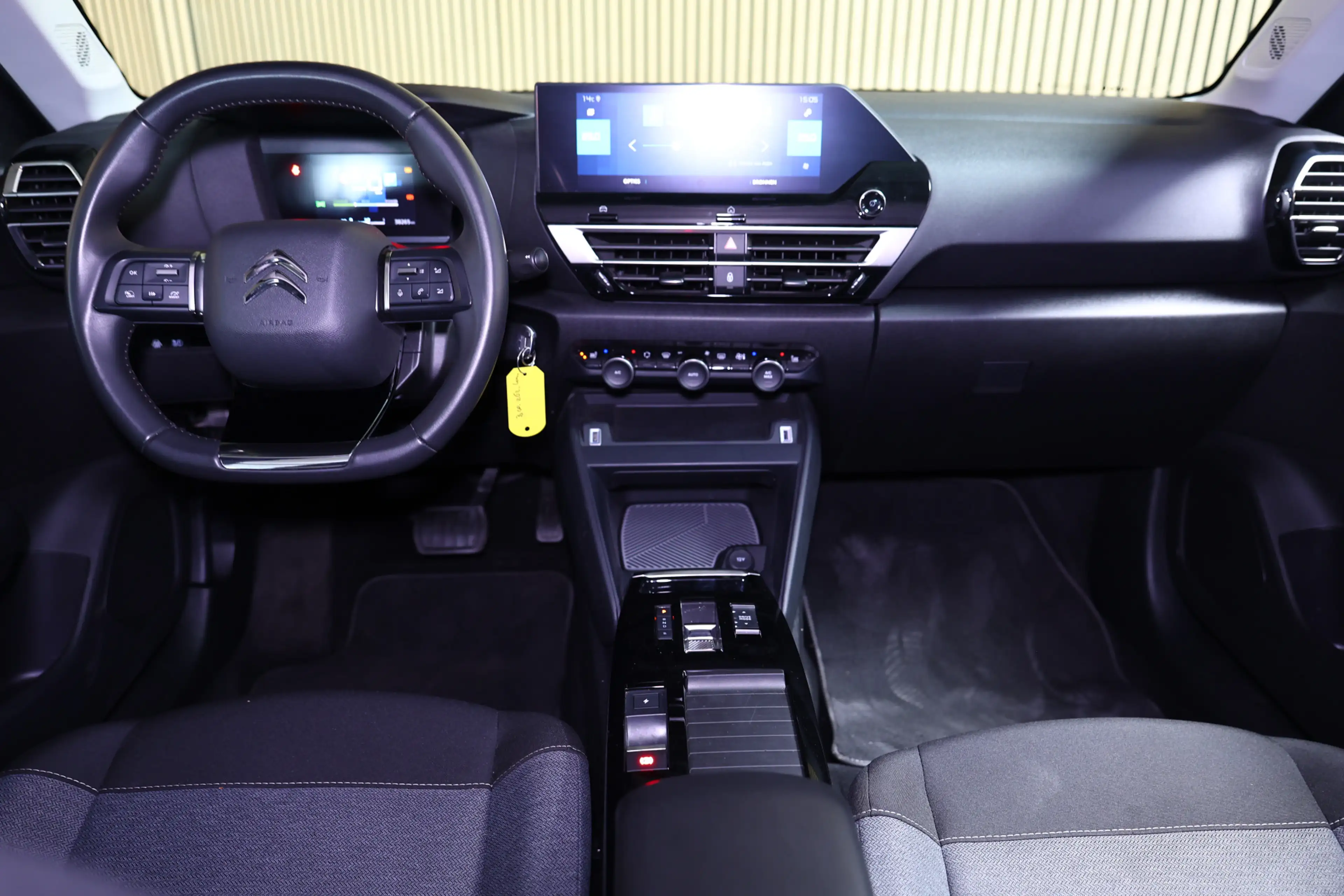 Citroen E-C4 Electric Shine 50 kWh CARPLAY CLIMA CAMERA NAVI VIRTUAL CRU — photo 2