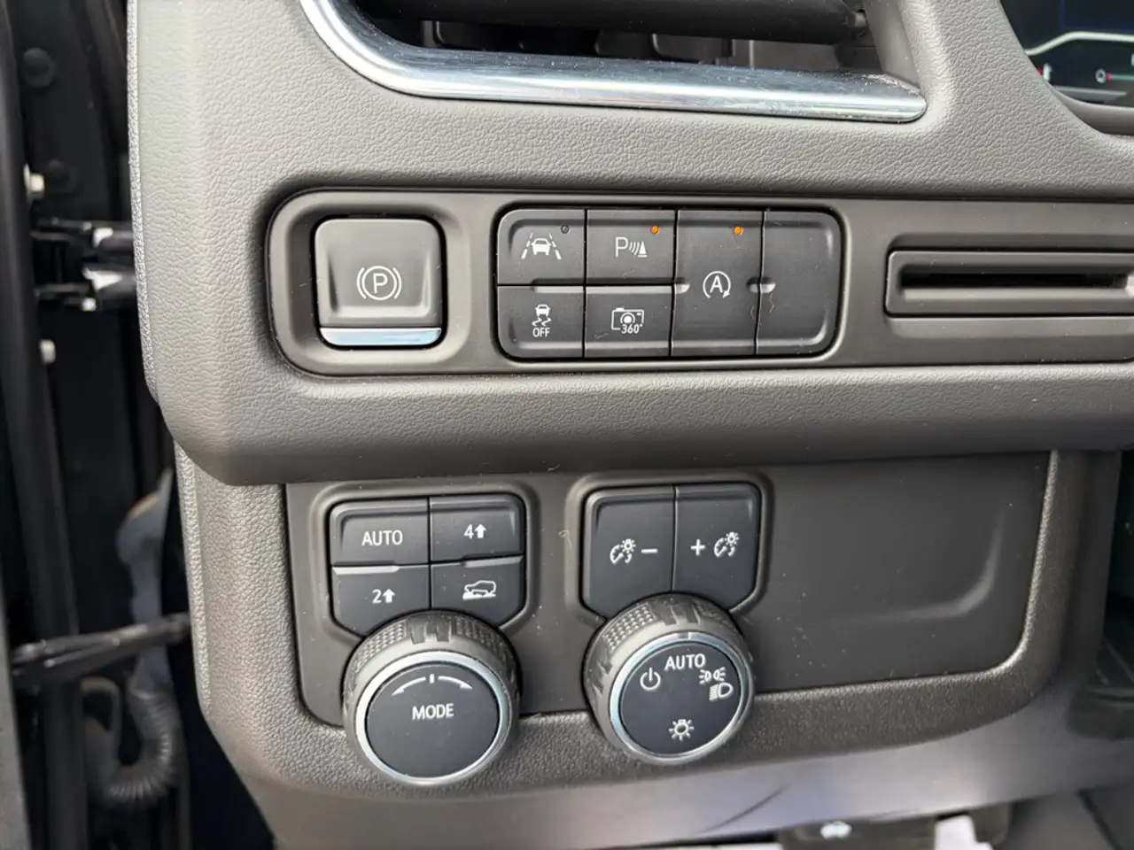 Chevrolet Tahoe снимка Chevrolet Tahoe