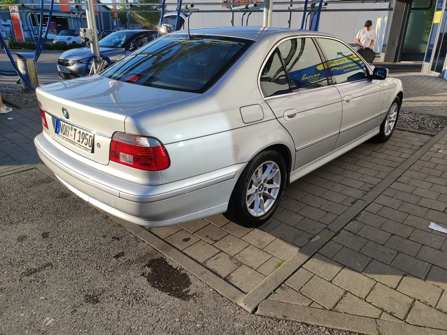 BMW 520 520i Edition Exclusive srebrna - 2