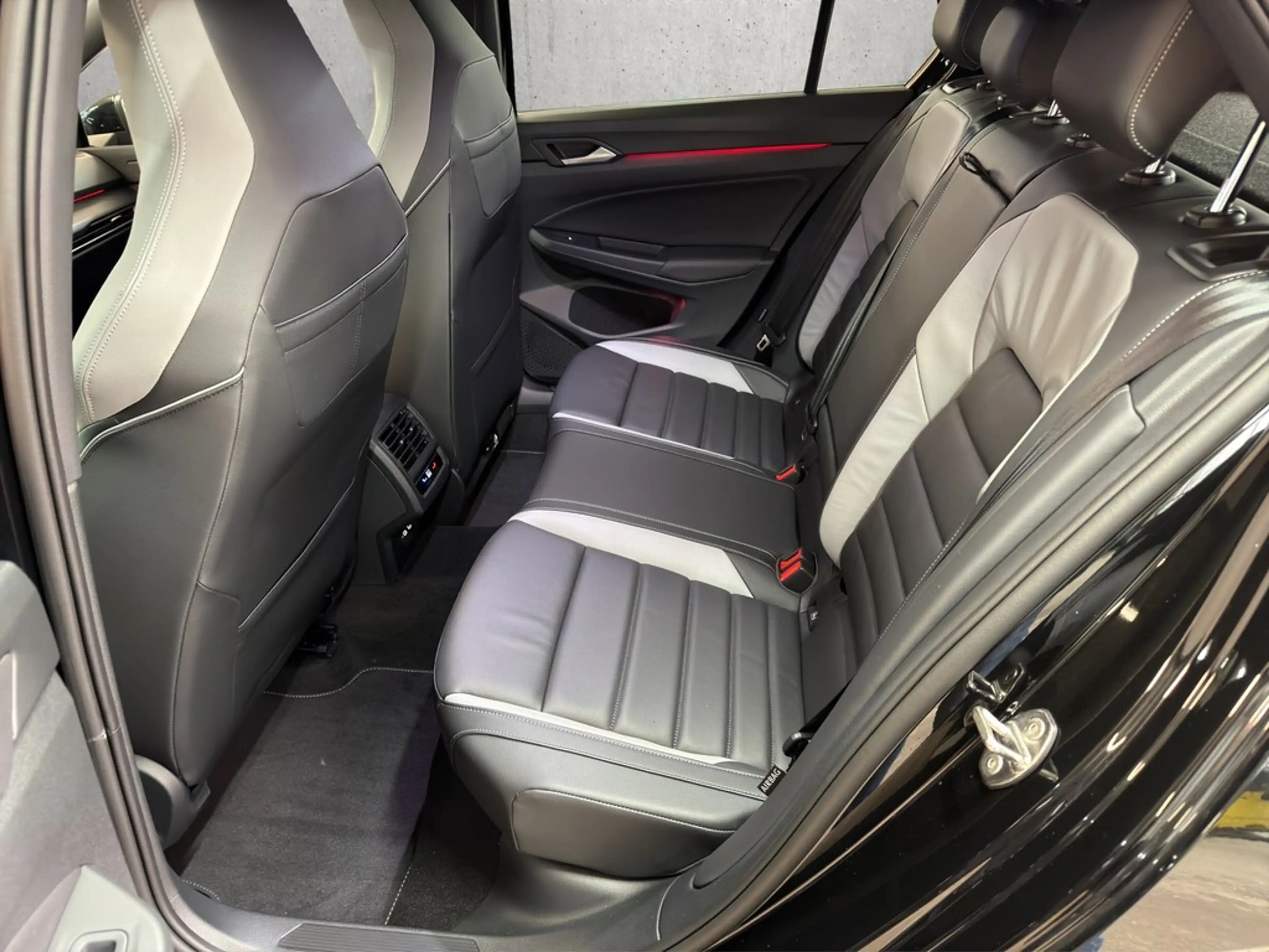 Volkswagen Golf GTE 1.5 eHybrid DSG PANO/AHK/ACC/IQ.LIGHT — photo 12